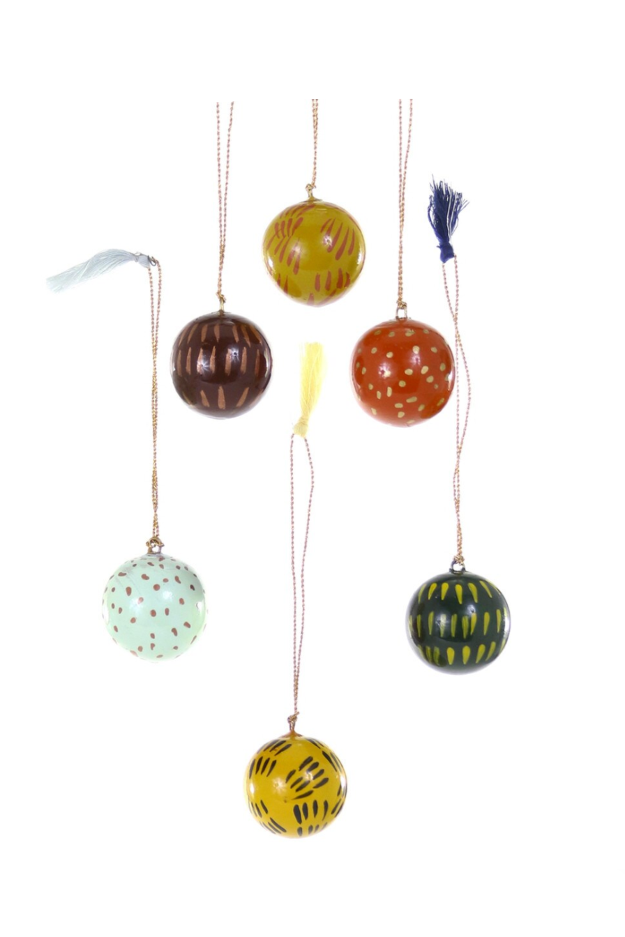 Handmade Folk Bauble Ornament - Christmas Tree Decorations, Holiday Home Decor, Unique Gift for Xmas, Wedding, Party & Festive Celebrations