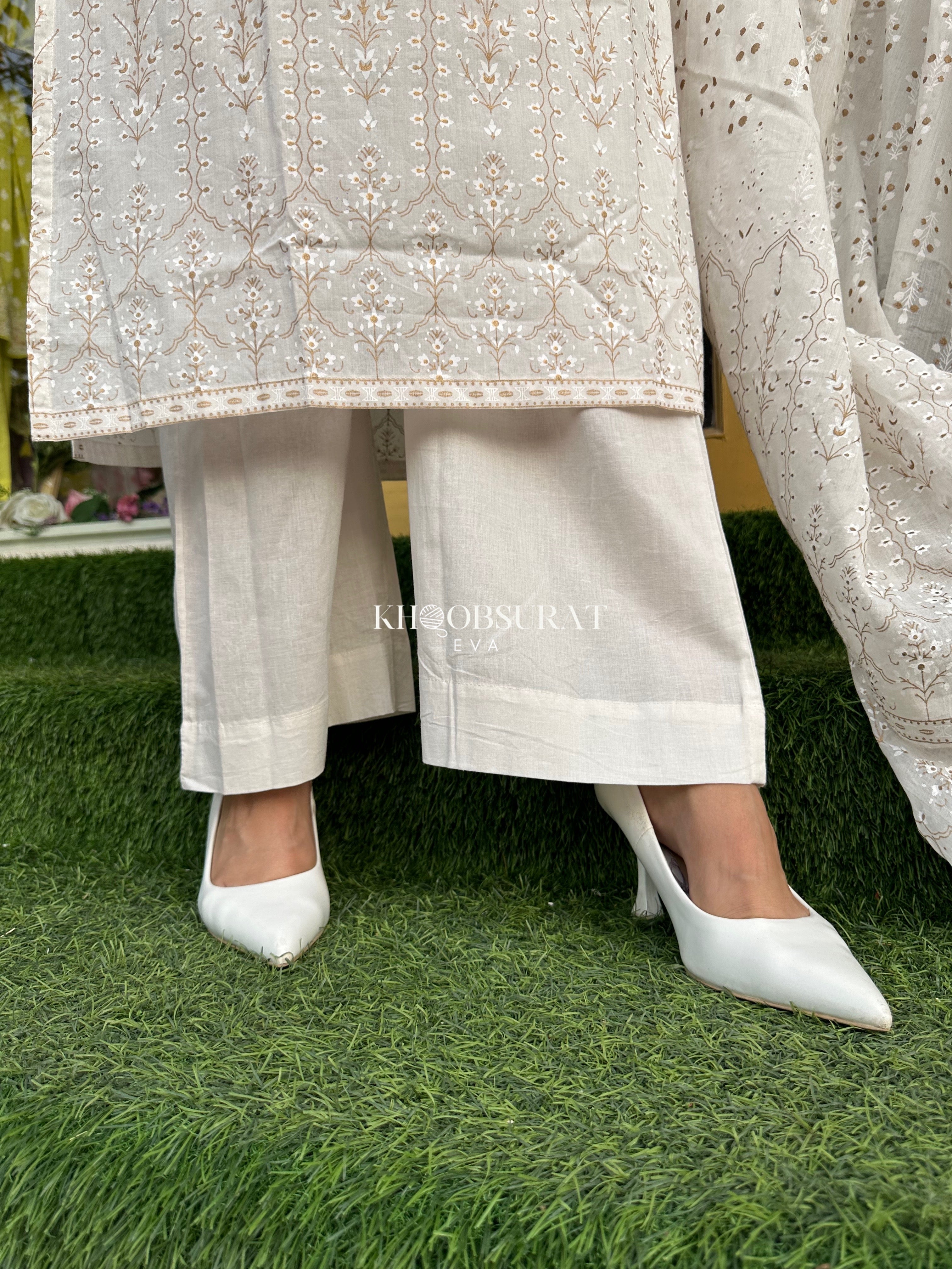 ANVI White Embroidered Kurta Suit Set for Women - Traditional Indian Ethnic Wear for Festivals, Weddings & Special Occasions
