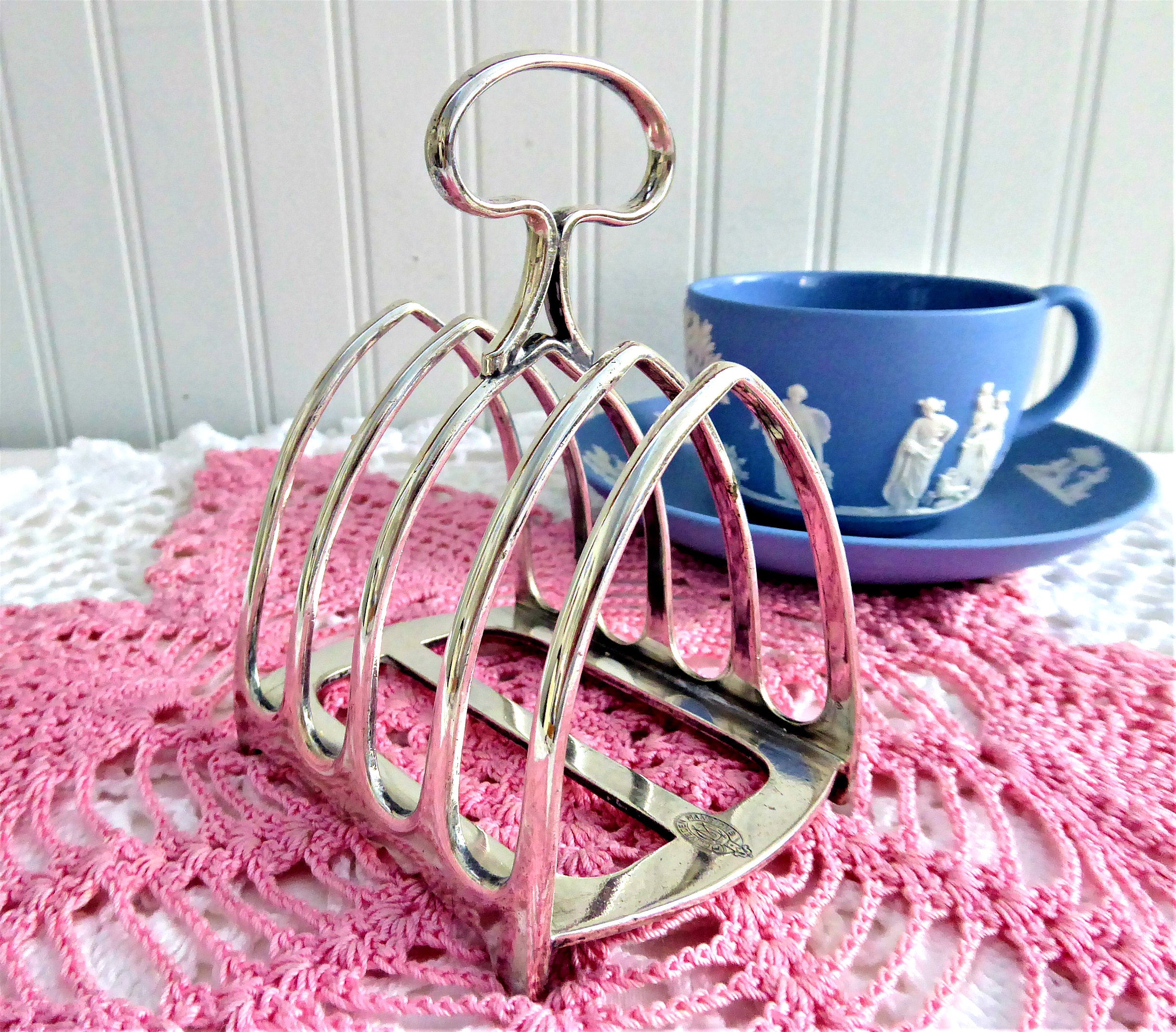 Vintage 1930s Gothic Style Silver Plated Toast Rack - English Toast Holder with Clivedon Mansions Design | Perfect for Breakfast, Tea Parties & Antique Collectors