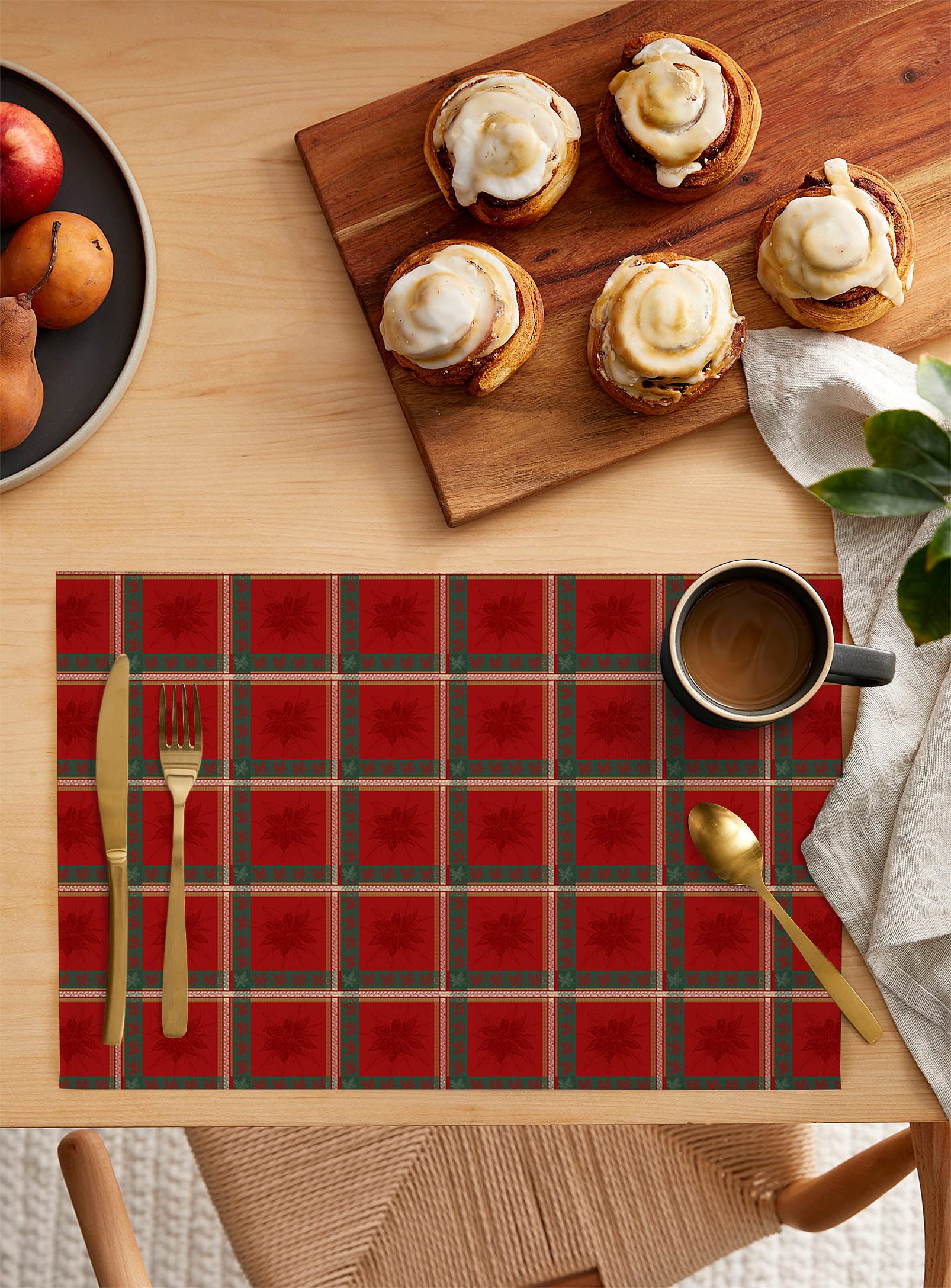 Buffalo Plaid Placemats Set of 4 - Red & Green Christmas Table Mats for Dining, Washable & Durable for Indoor/Outdoor Use - Perfect for Holiday Decor, Home Parties, Weddings & Everyday Dining