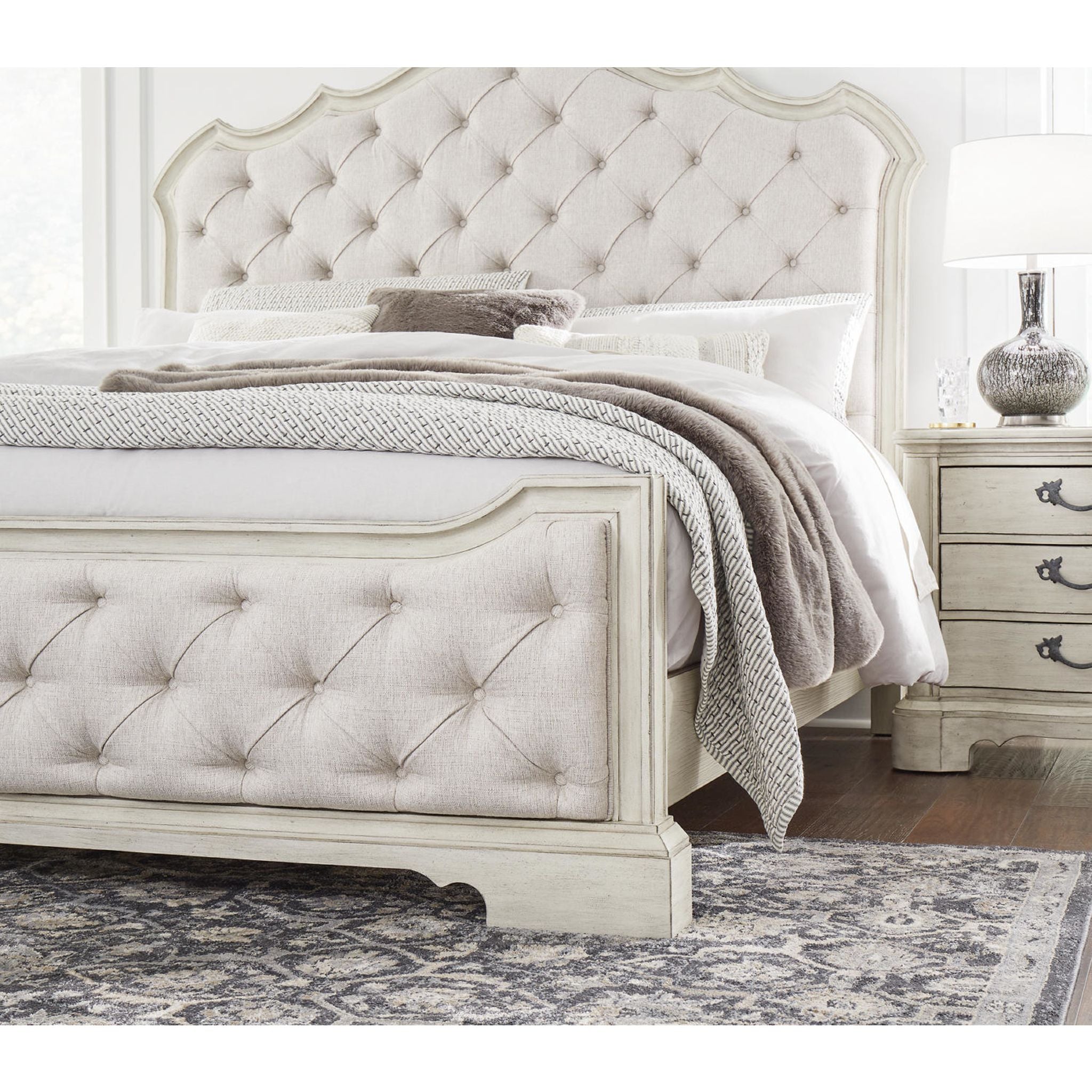 Arlendyne 6-Piece Queen Size Bedroom Furniture Set - Modern Panel Bed Frame with Nightstands, Dresser and Mirror | Perfect for Master Bedroom or Guest Room Decor