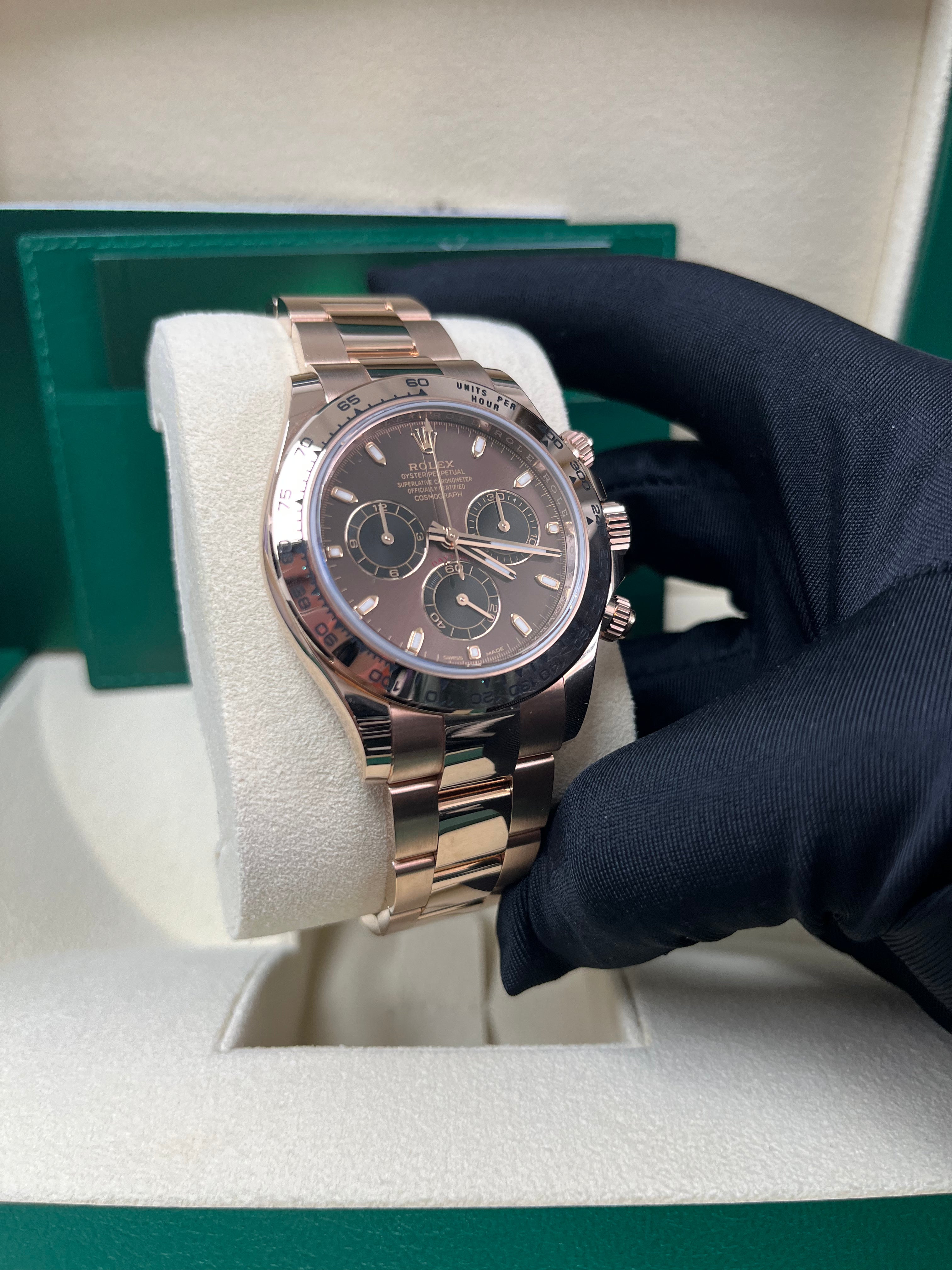 **Rolex Everose Gold Cosmograph Daytona 40mm Watch - Chocolate & Black Index Dial (Ref. 116505) | Luxury Men's Chronograph for Business & Special Occasions**