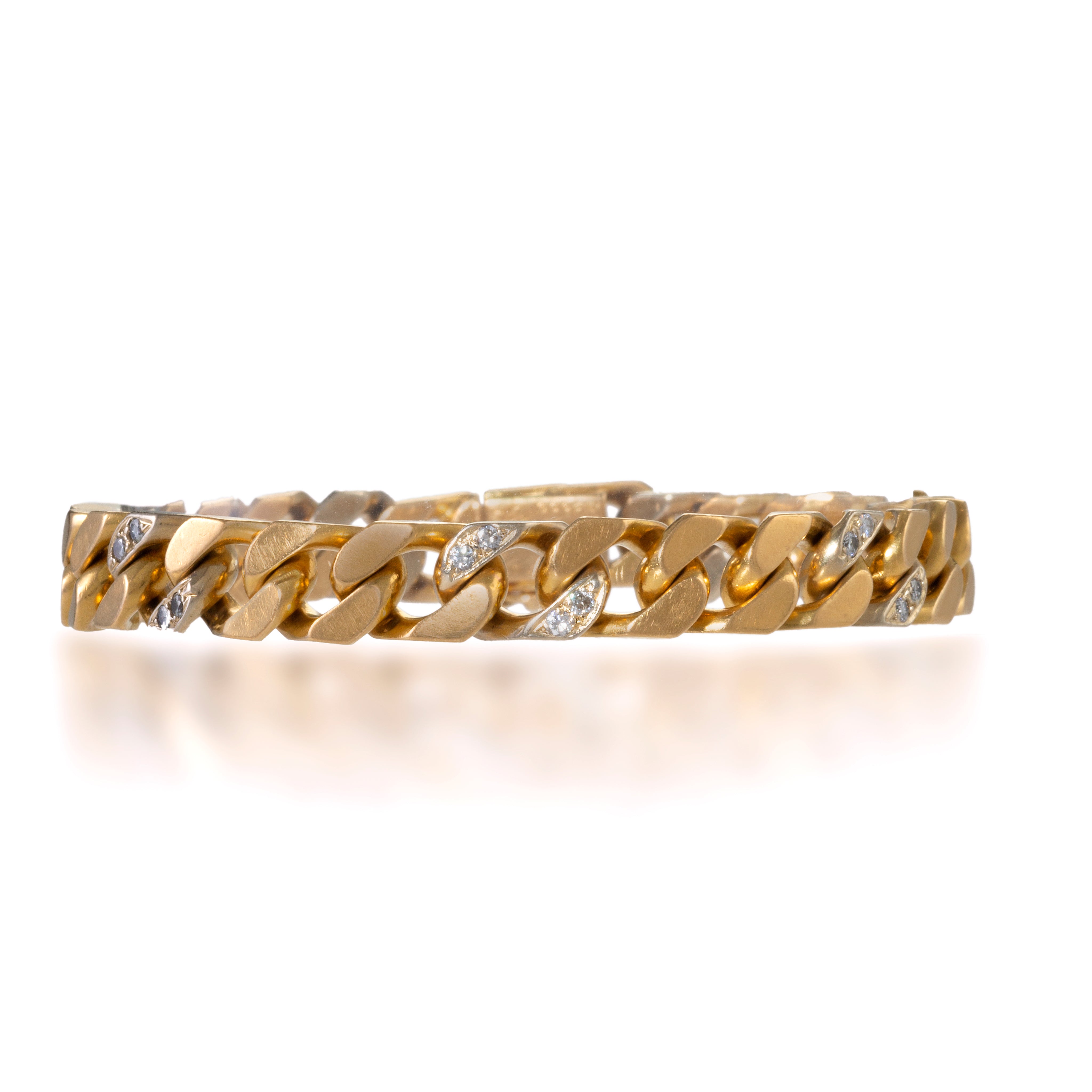 Van Cleef & Arpels Paris Curb Link Bracelet for Women - Luxury Gold Chain Bracelet, Elegant Jewelry Gift for Her - Perfect for Parties, Weddings & Special Occasions