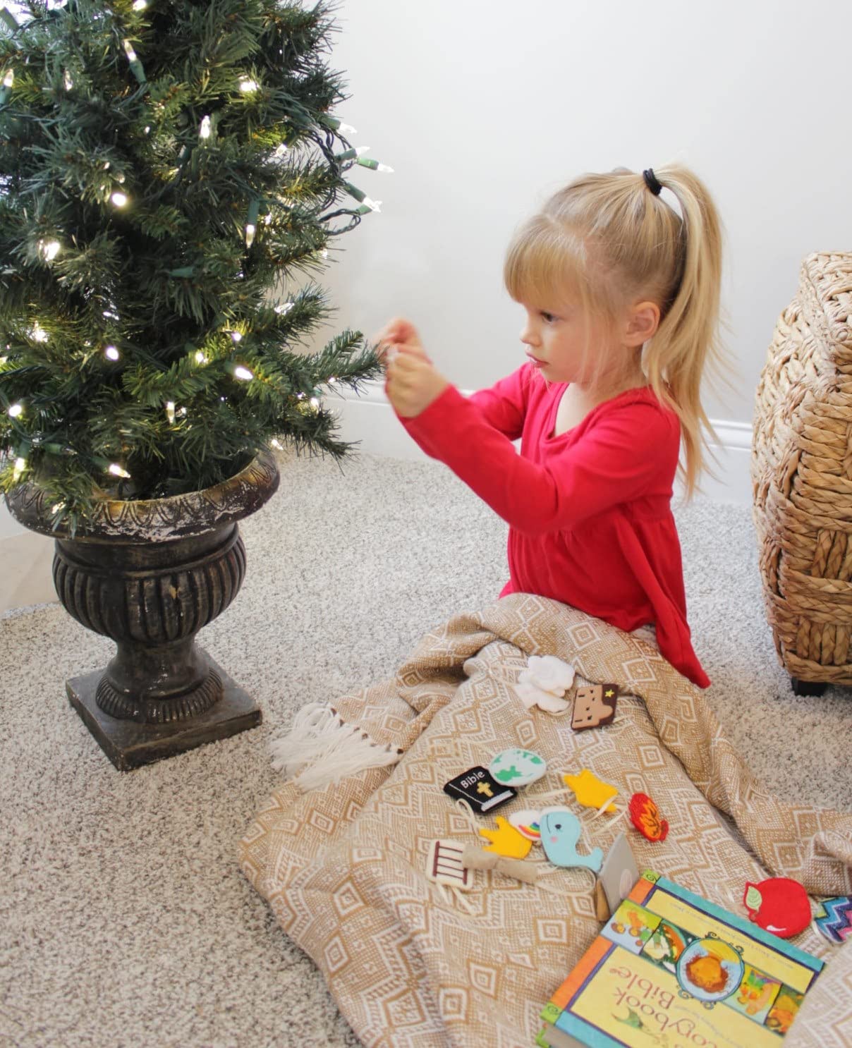 DIY Felt Jesse Tree Advent Ornament Kit - Christmas Bible Story Craft Set for Kids (Jesus Storybook Bible Compatible) | Perfect for Sunday School, Homeschooling & Family Advent Activities