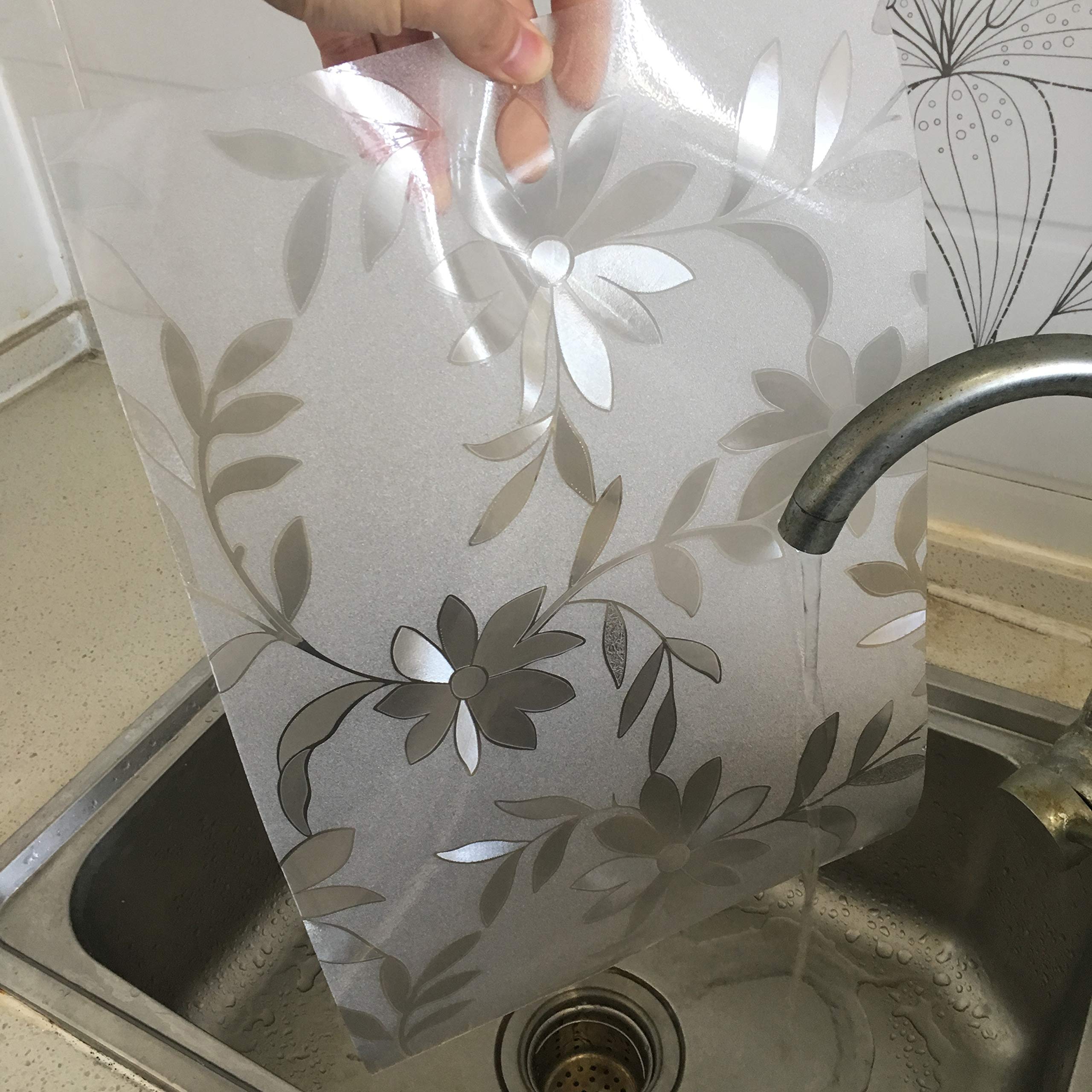 Waterproof Plastic Placemats Set of 2 - Thick Wipeable Kitchen Table Mats for Dining Room, Non-Slip Flower Design (Never Fade) - Perfect for Everyday Meals, Parties, and Outdoor Picnics