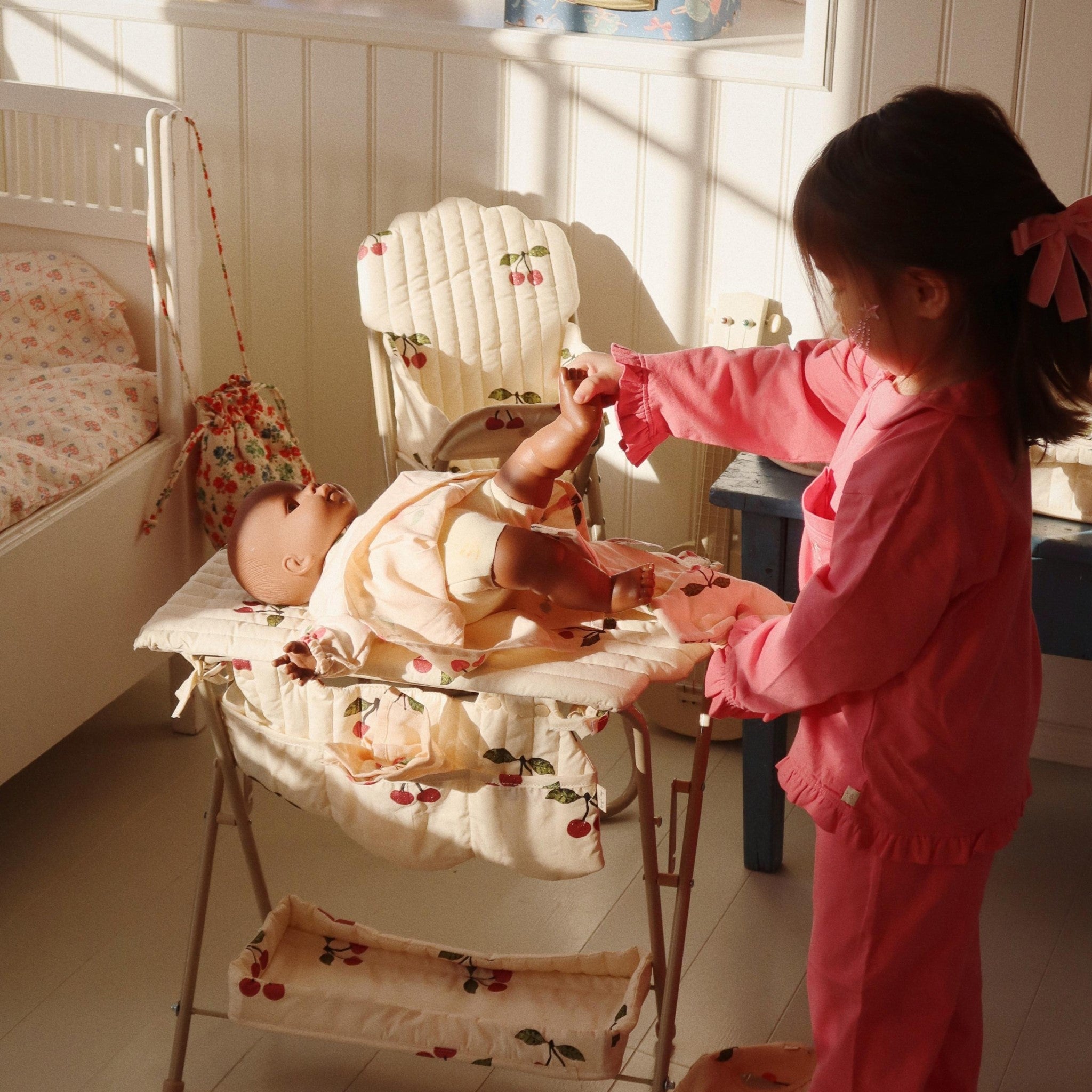 KONGES SLØJD Kids Doll Changing Table Toy - Ma Grande Cerise Pink Wooden Play Furniture for Toddlers | Pretend Play, Nursery Decor & Gift for Girls