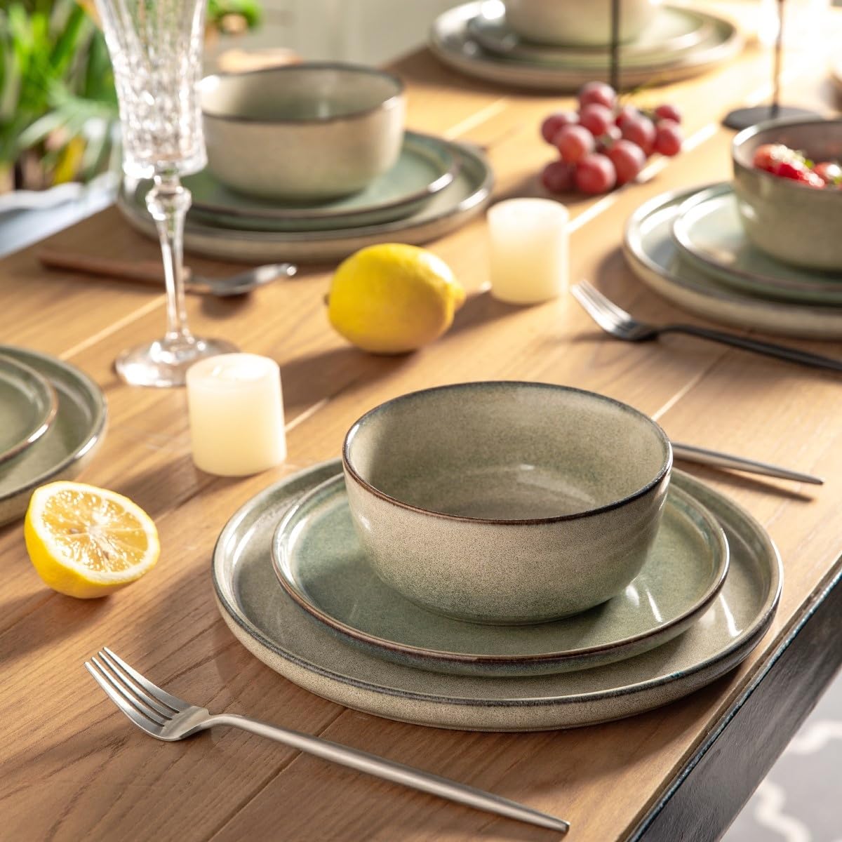 AmorArc 18-Piece Stoneware Dinnerware Set - Round Reactive Glaze Ceramic Plates & Bowls, Chip & Crack Resistant, Dishwasher & Microwave Safe - Service for 6 | Perfect for Family Dinners, Entertaining Guests & Everyday Use
