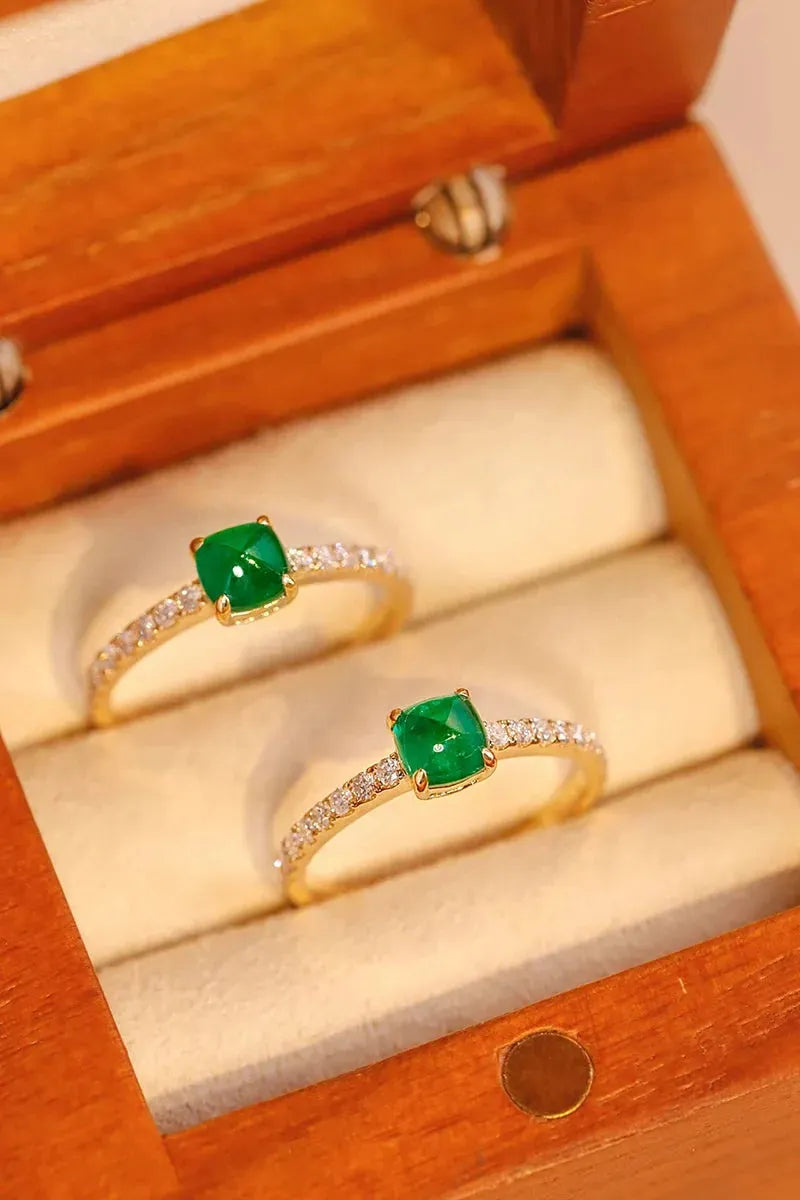 18K Yellow Gold Emerald Ring for Women - Elegant Shiny Wedding Band with Natural Gemstone & Diamond Accents | Luxury Jewelry Gift for Anniversary, Engagement & Special Occasions