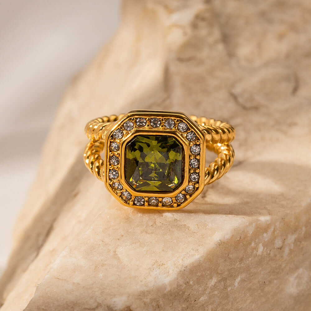 18K Gold Vintage Green Cubic Zirconia Twist Split Ring - Elegant Jewelry for Women, Perfect for Parties, Weddings & Special Occasions | JDR694