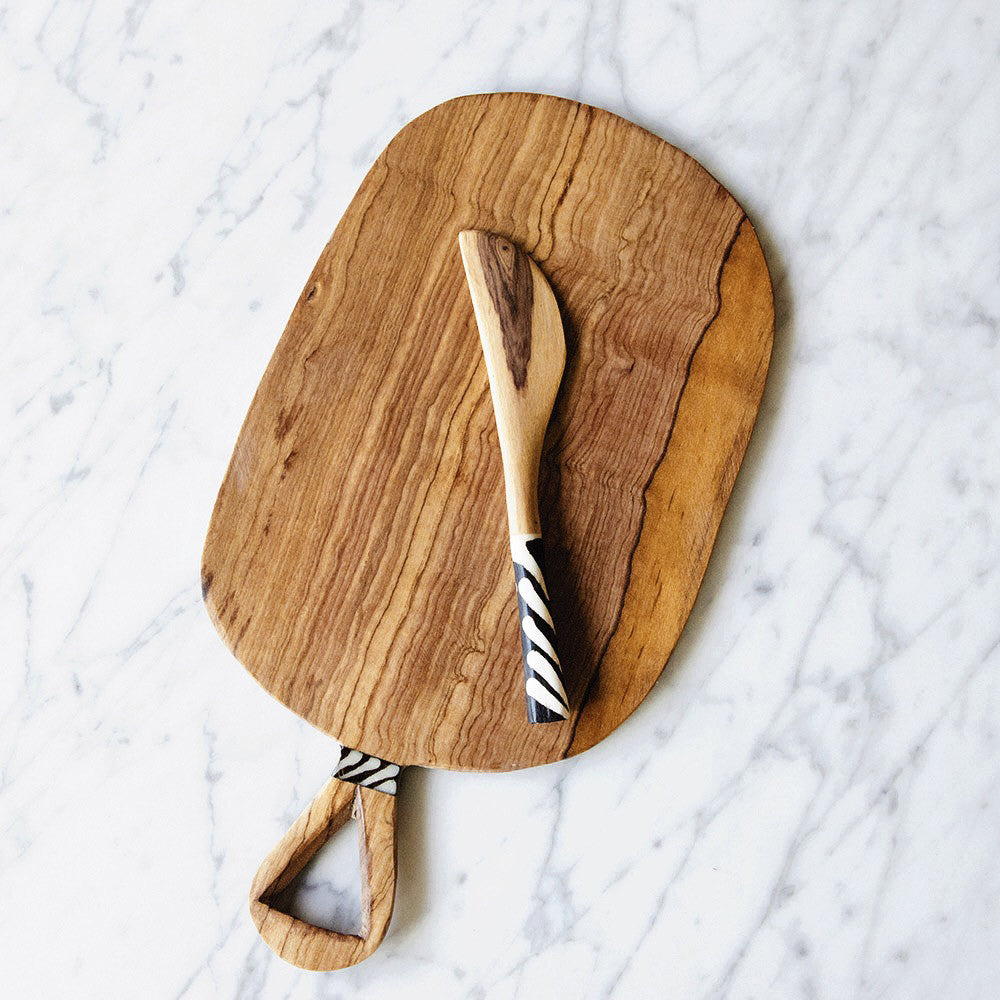 Premium Wild Olive Wood Cheese Cutting Board - Durable & Eco-Friendly Kitchen Serving Tray for Charcuterie, Cheese Platters & Entertaining - Perfect for Parties, Gifts & Home Use