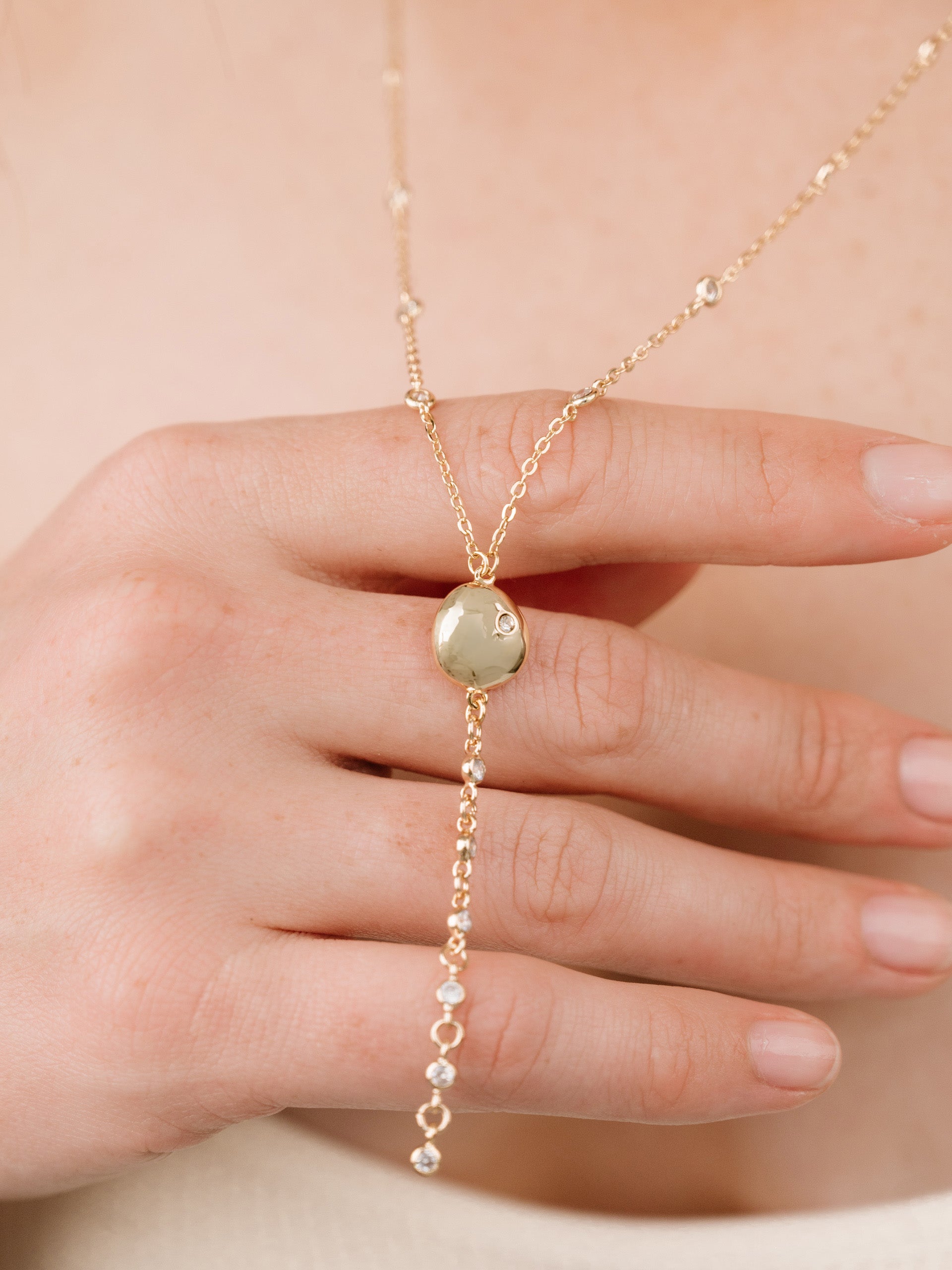 Elegant Polished Pebble Crystal Chain Lariat Necklace - Perfect for Evening Parties, Weddings & Special Occasions