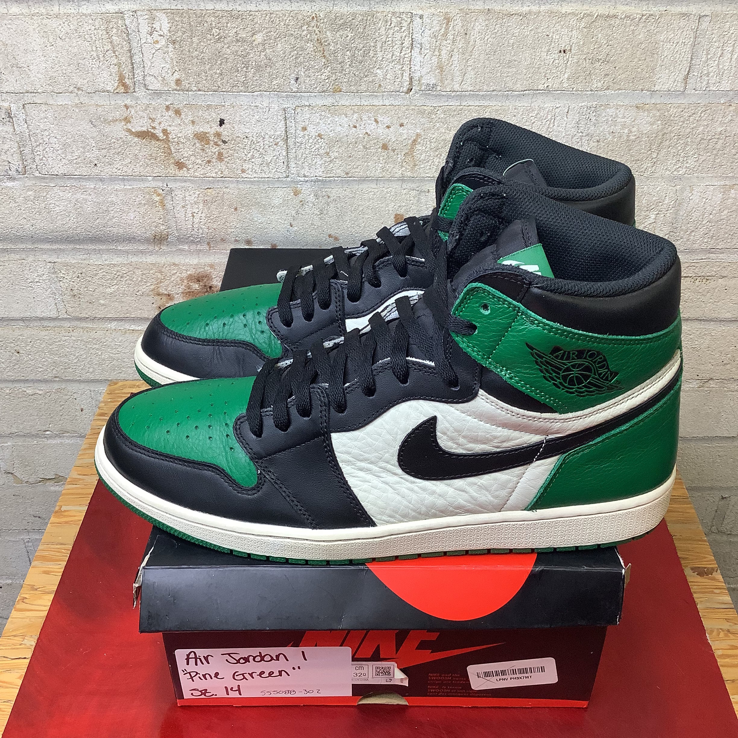 AIR JORDAN 1 Retro High OG Pine Green Men's Basketball Shoes Size 14 - 555088-302 | Authentic Sneakers for Basketball, Streetwear & Sneaker Collection
