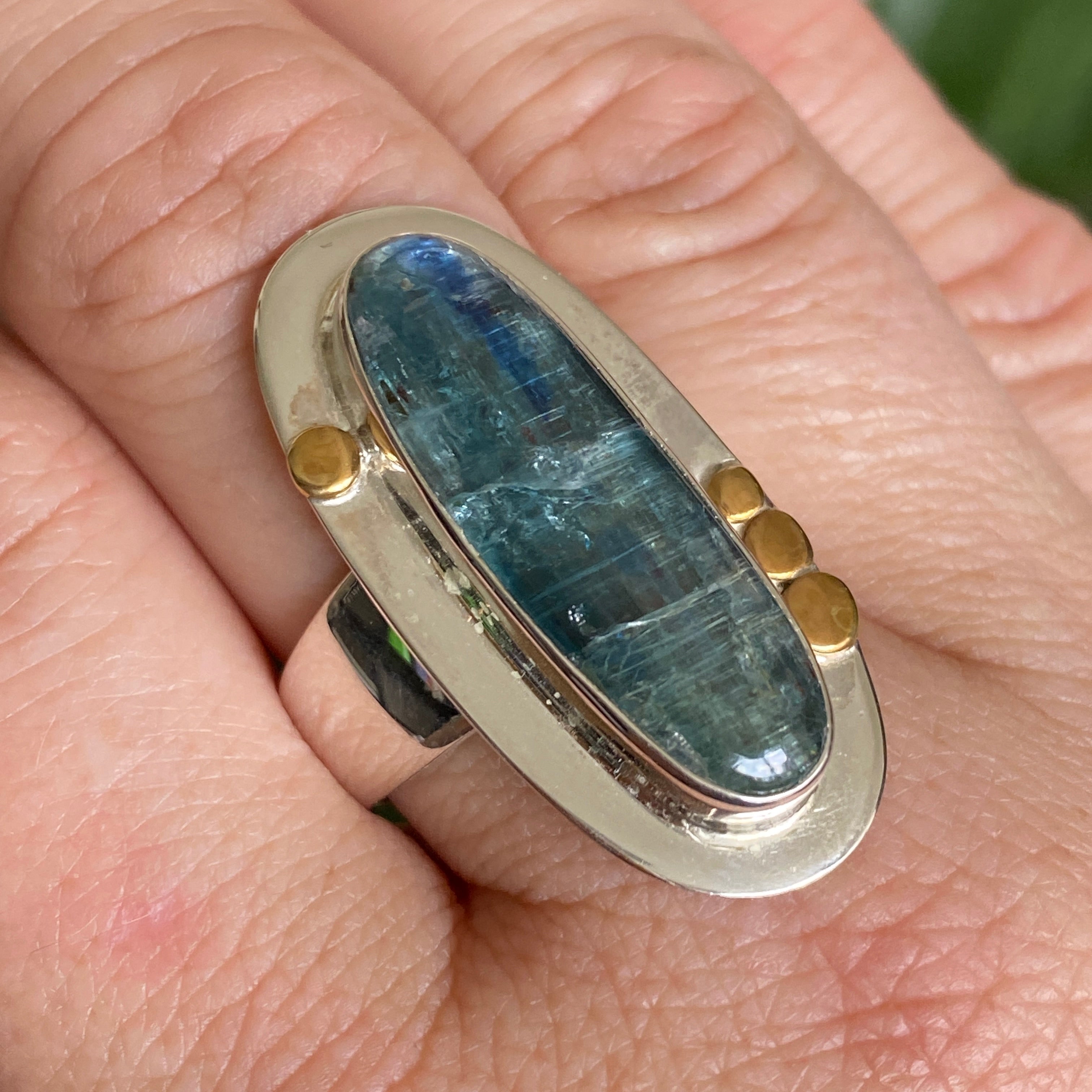 Green Kyanite Oval Cabochon Ring with Brass Detailing - Size 9.5 - KRGJ3292 - Perfect for Boho Jewelry, Spiritual Healing & Everyday Fashion Accessories