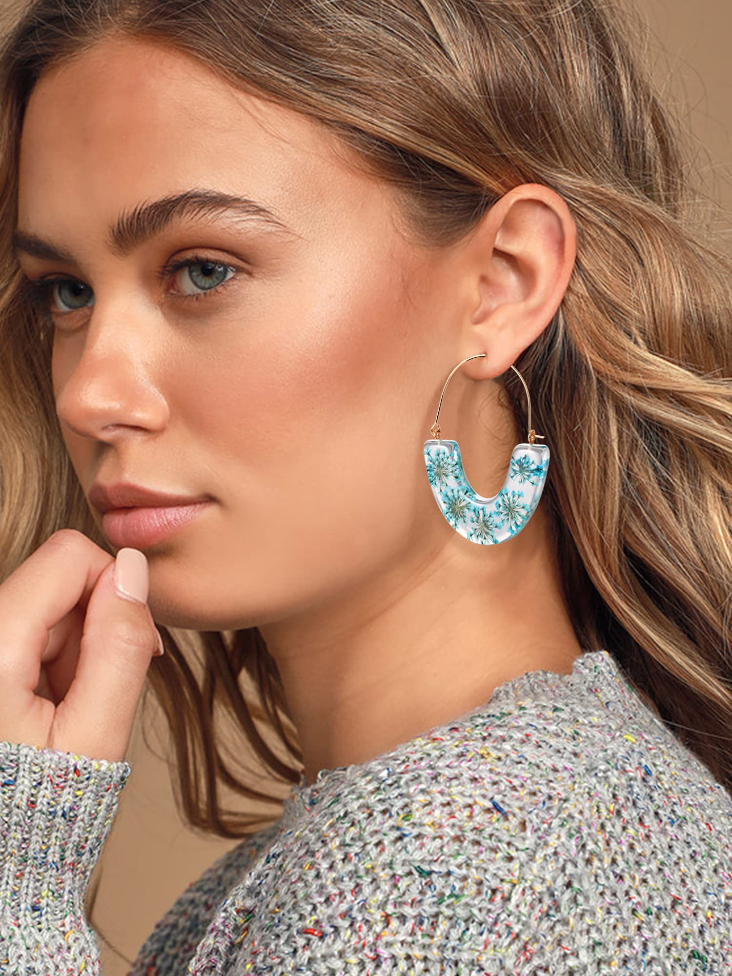 Pressed Flower Resin Hoop Earrings for Women - Real Floral Dangle Drop Statement Earrings - Birthday, Wedding, Party Gifts - Perfect for Boho Style & Everyday Wear