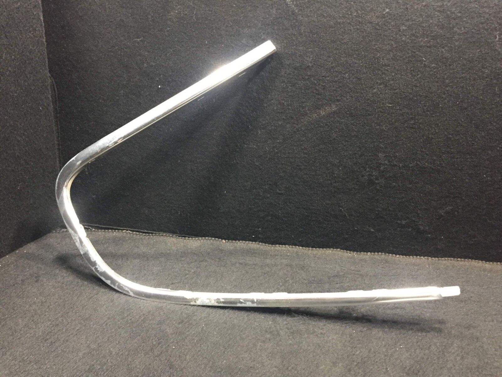 2002-2005 VW Passat B5 Rear Left Quarter Window Glass Trim Molding OEM D23 Replacement Part - Perfect for Car Window Repair & Restoration Projects