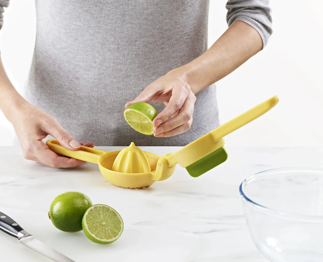 Premium Dual Action Citrus Press - Heavy Duty Manual Juicer for Oranges, Lemons & Limes - Perfect for Cocktails, Fresh Juice & Healthy Drinks at Home or Bar