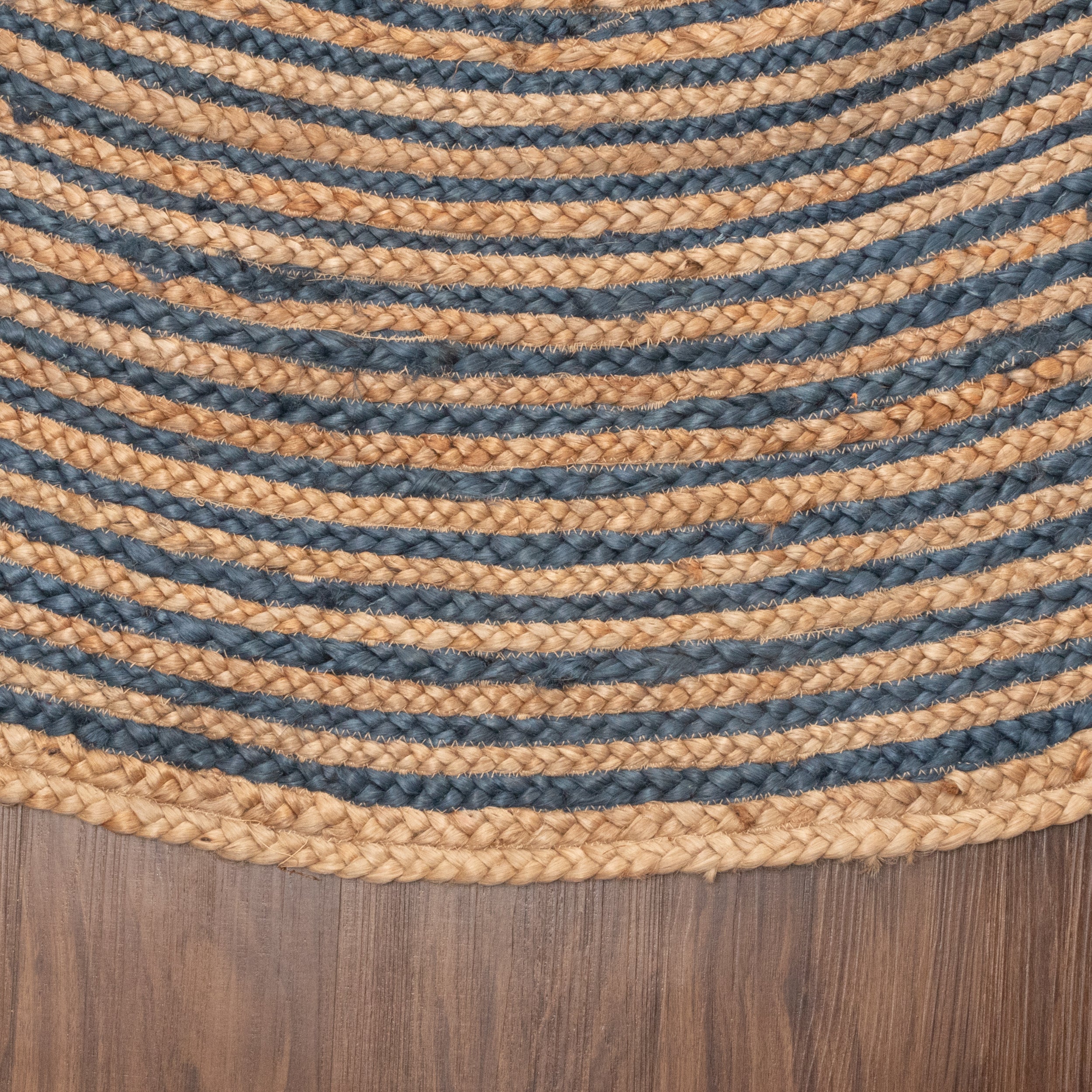 Braided Jute Reversible Handwoven Rug - Natural Fiber Indoor/Outdoor Area Rug for Living Room, Bedroom, Patio & Deck - Eco-Friendly Home Decor