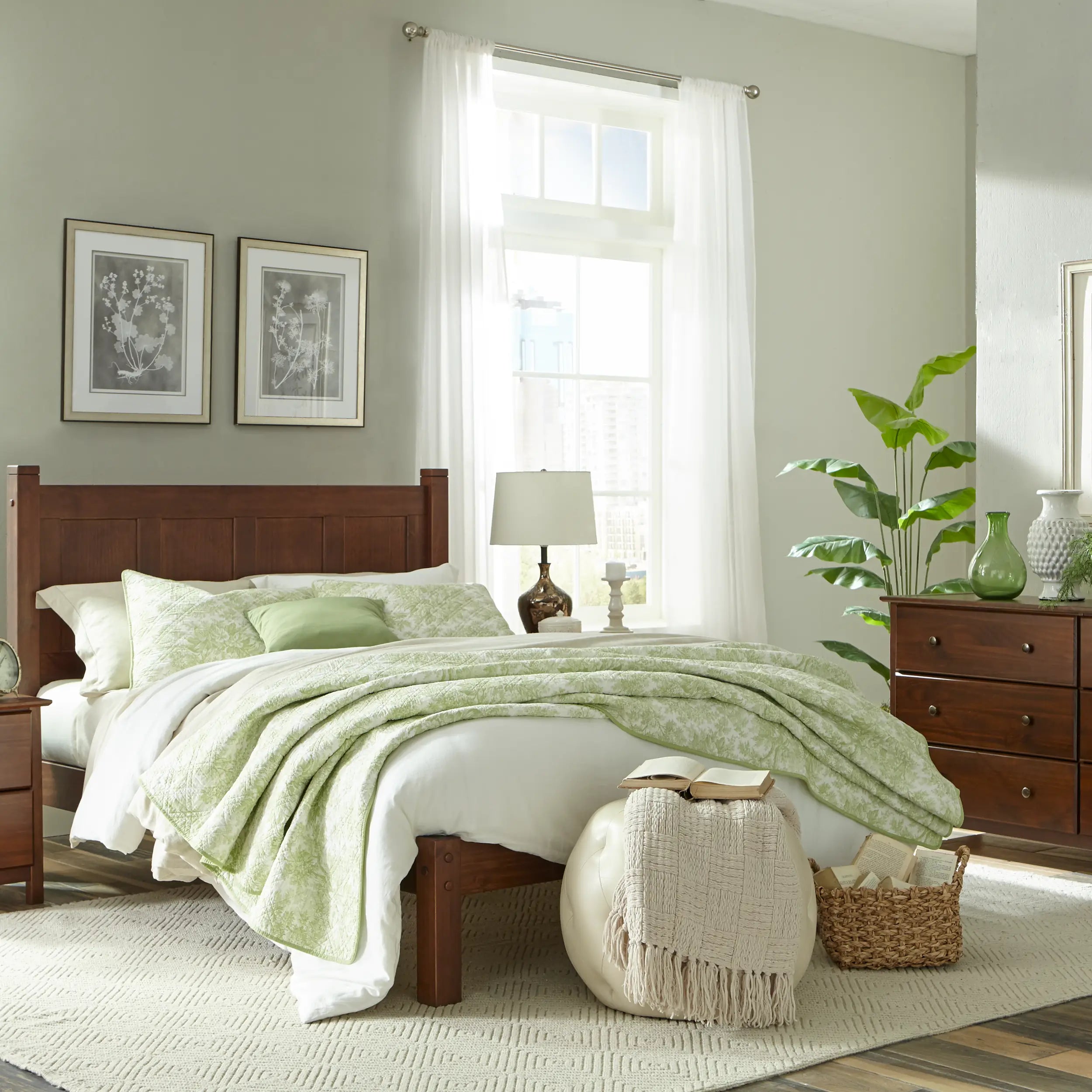 5-Piece Shaker Bedroom Set - Queen Size Bed, Nightstand, Dresser & Mirror - Classic Wooden Furniture for Cozy Home Decor