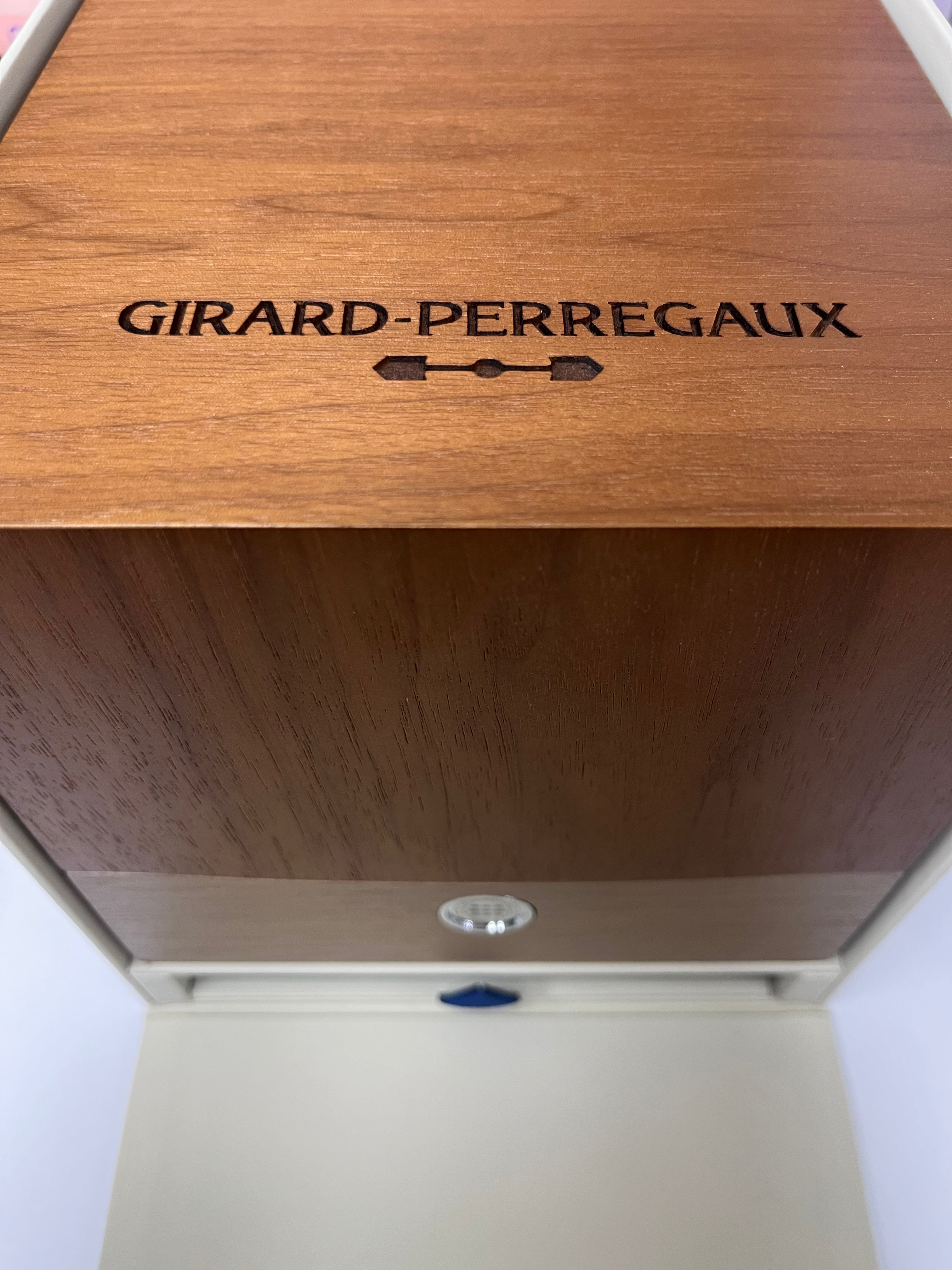 Girard Perregaux Laureato Skeleton Watch 81015-52-002-52A - Luxury Automatic Skeleton Dial Men's Timepiece for Business & Formal Occasions