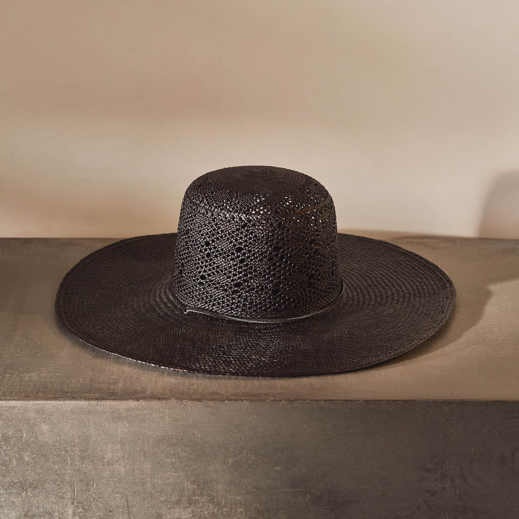 Stylish Black Coastal Hat for Women & Men - Perfect for Beach, Outdoor Adventures & Summer Fashion