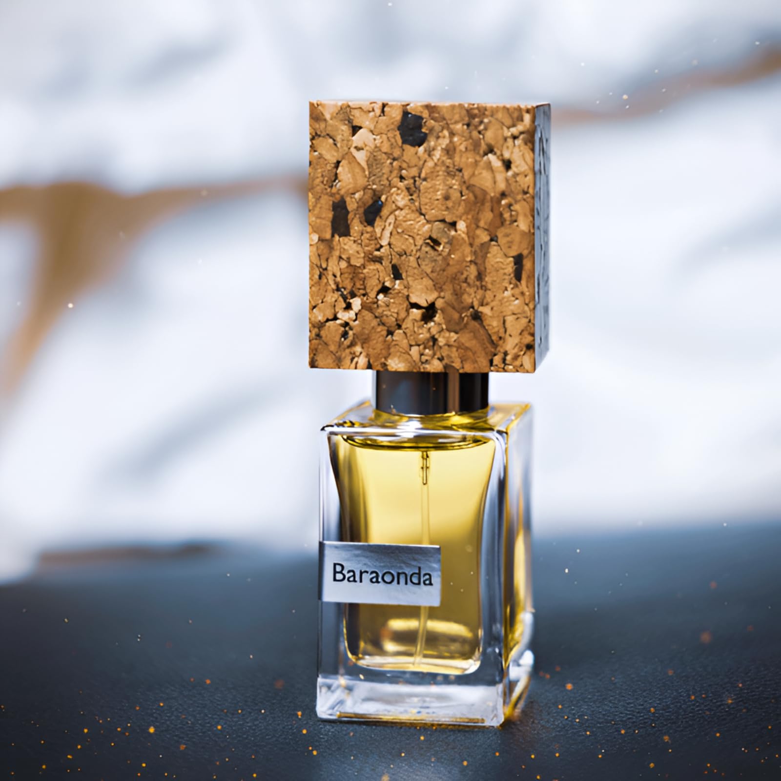 Baraonda Unisex Perfume Extrait De Parfum - Long Lasting Woody Floral Fragrance with Musk, Whiskey & Rose Notes - 1oz Perfume Spray for Men & Women - Perfect for Date Nights, Gifting & Special Occasions