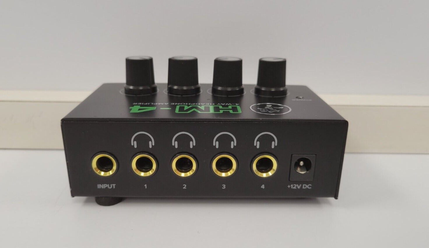 Mackie HM-4 Professional 4-Channel Headphone Amplifier for Studio Recording, Podcasting & Live Performances