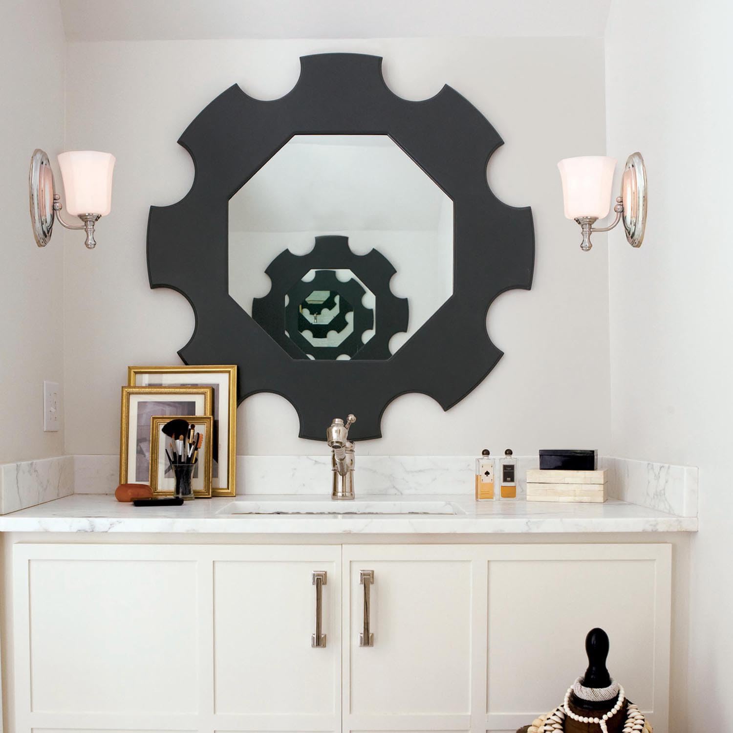 Hinkley Shelly Collection Traditional One Light Bathroom Vanity Fixture in Chrome - Perfect for Modern and Classic Bathroom Lighting Décor