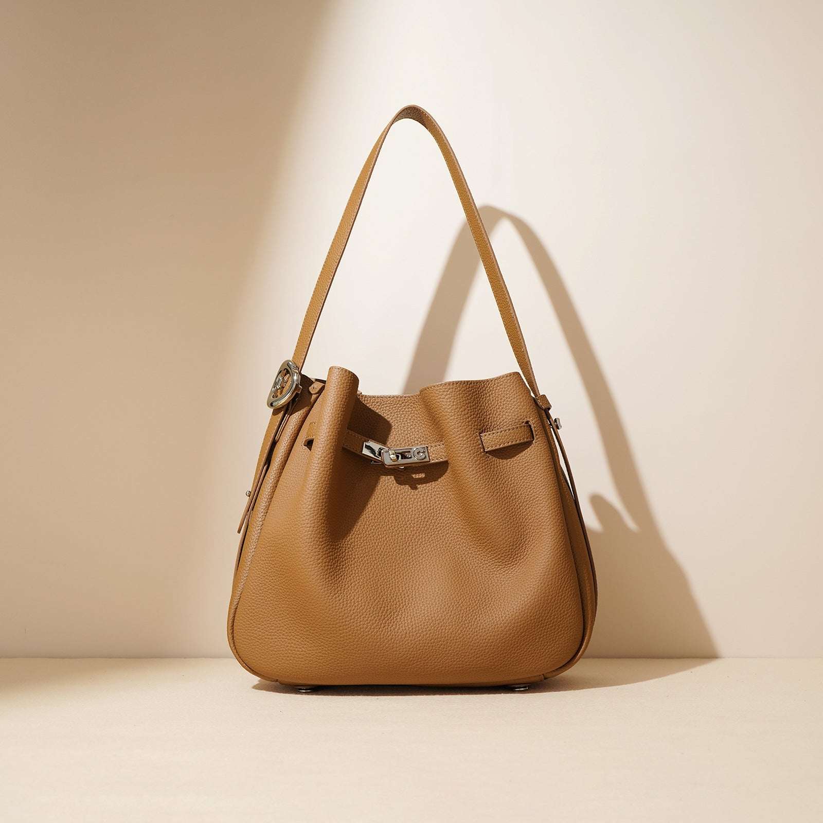 Stylish Modern Soft Leather Bucket Handbag for Women - Fashionable Everyday Shoulder Bag for Work, Travel & Shopping