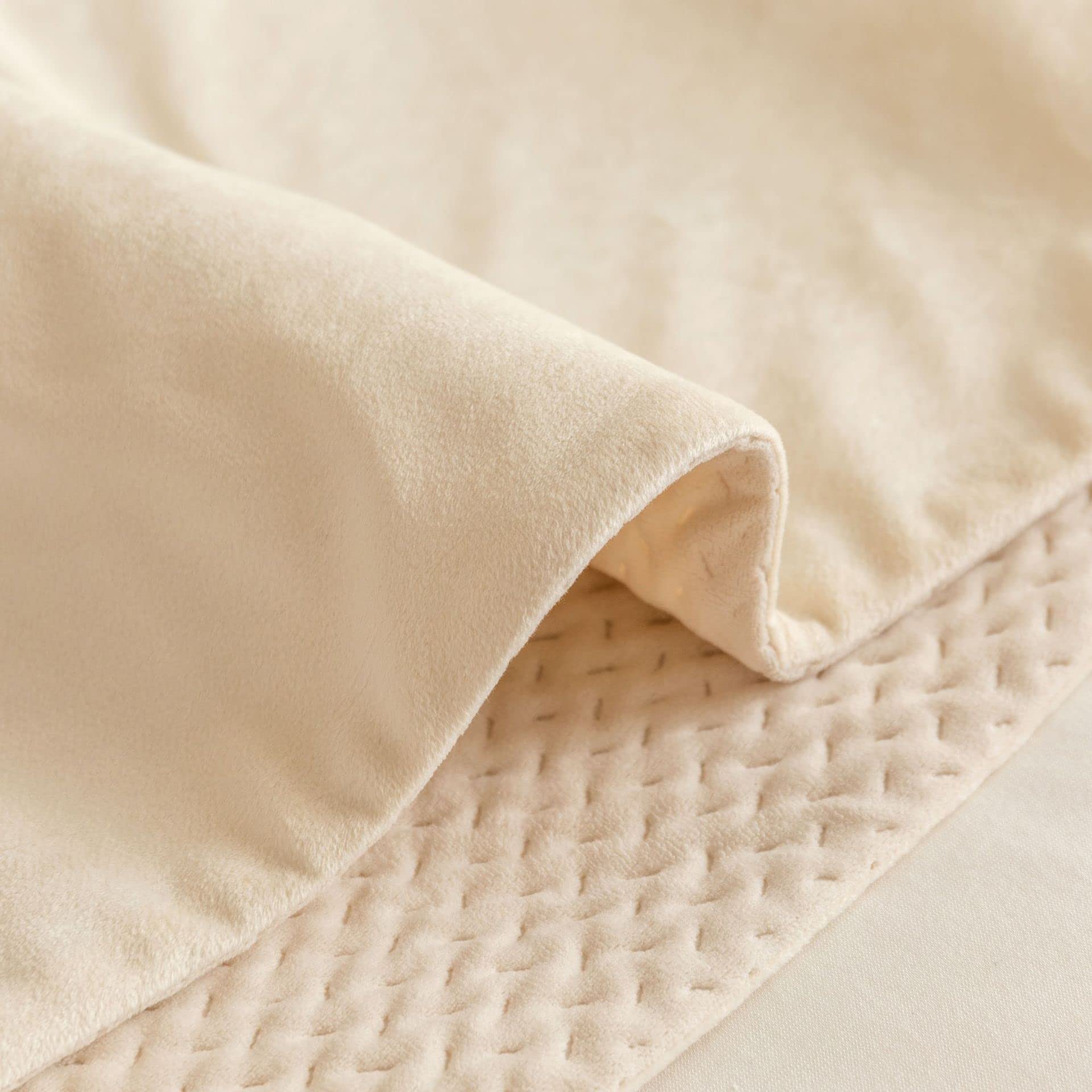 Luxury Velvet Bed Runner for King, Queen & Twin Size Beds - Striped Decorative Bed Throw, Foot of Bed Cover & Table Scarf (45x240cm/18x94'') - Perfect for Hotel Decor, Wedding Bedding & Home Styling