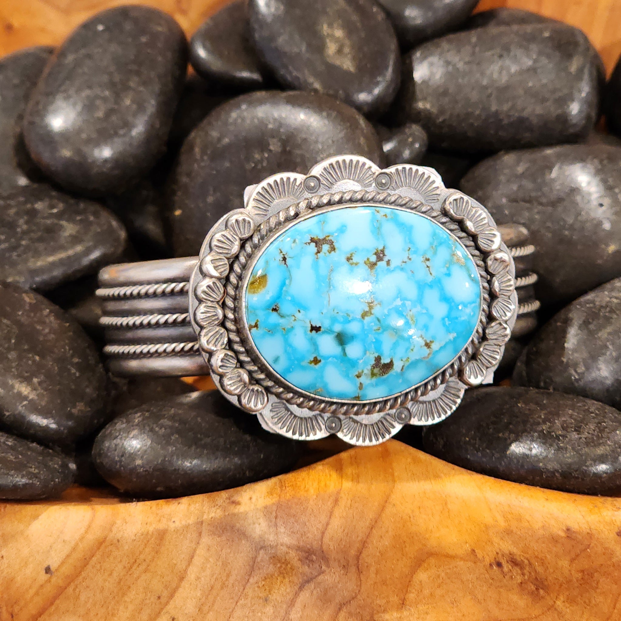 J Nelson Kingman Cuff - Stylish and Durable Bracelet for Men & Women | Perfect for Casual Wear, Parties, and Everyday Fashion Accessories