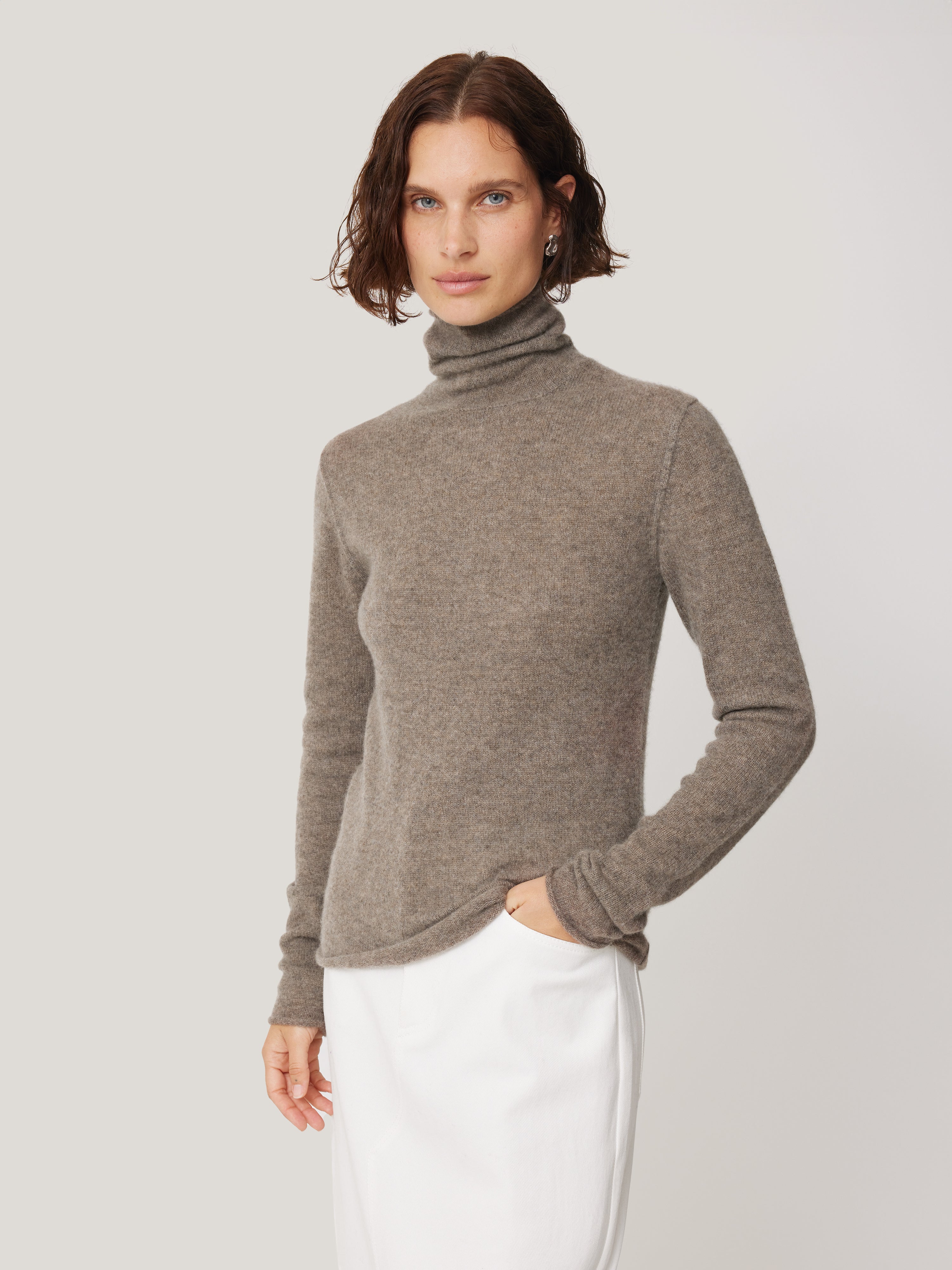 Premium Cashmere Polo Sweater for Men & Women | Soft & Warm Taupe Knitwear | Perfect for Office, Casual & Winter Outfits