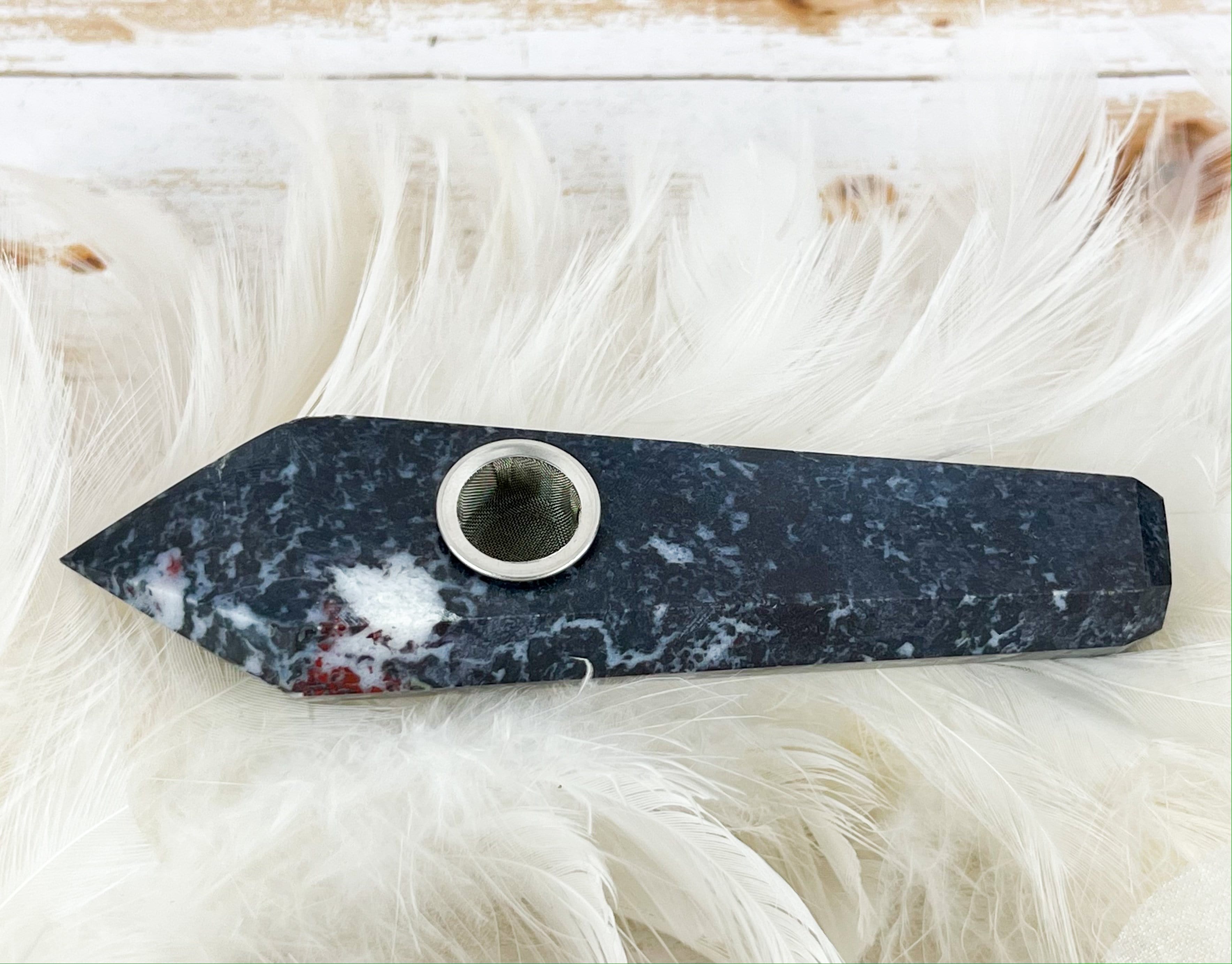 Premium Handcrafted Crystal Pipes for Smoking - Natural Amethyst, Quartz & Rose Stone Options - Perfect for Aromatherapy, Meditation & Relaxation Sessions