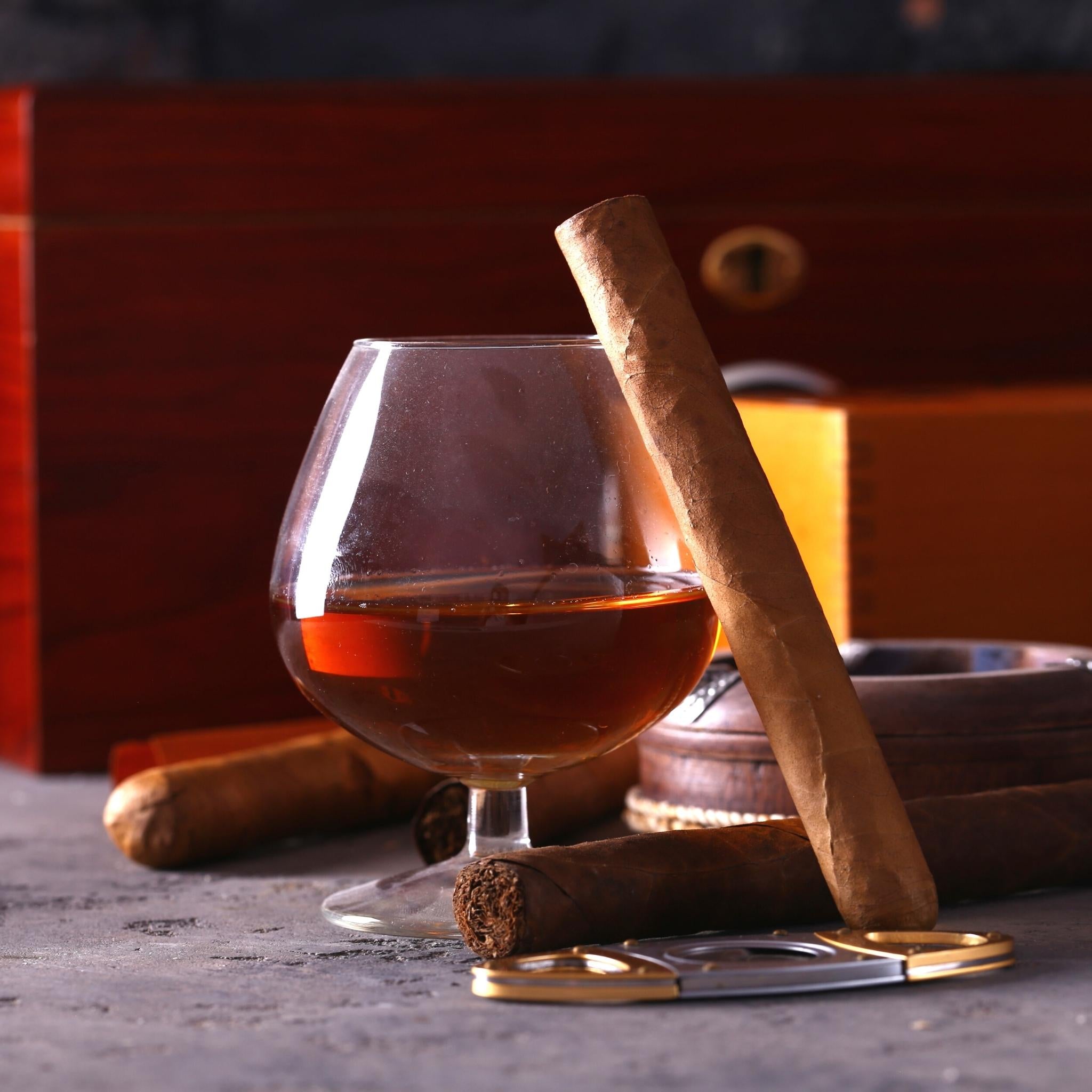 Premium Bourbon Tobacco Fragrance Oil - Warm & Rich Scent for Candles, Soaps & Diffusers - Perfect for Fall & Winter Home Decor