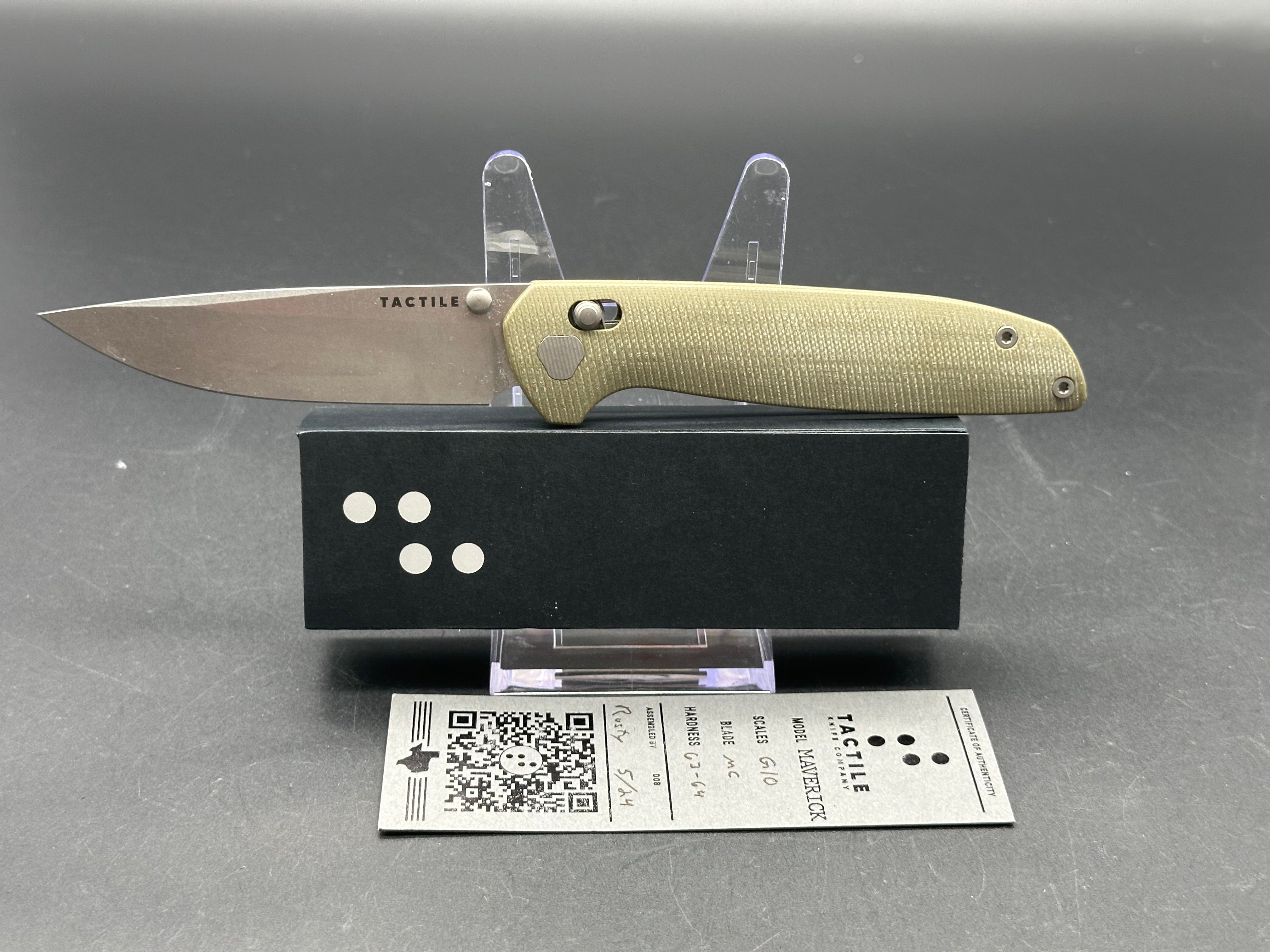 Tactile Knives Maverick - Green G10 Handle with MagnaCut Blade - EDC Folding Pocket Knife for Outdoor, Camping & Everyday Carry (EDC)