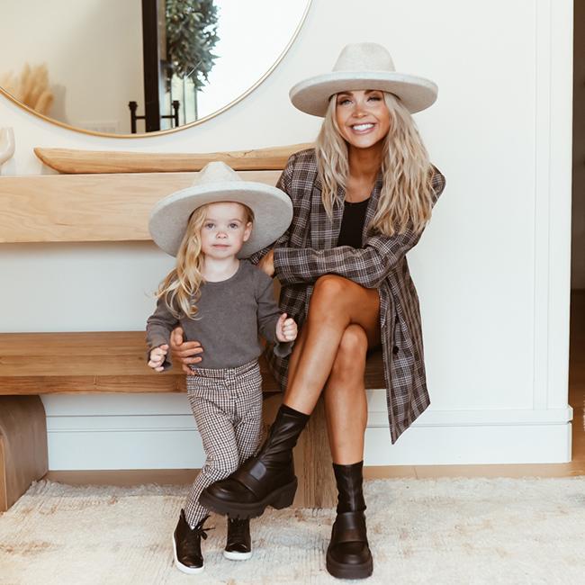 Cara Loren Kids Fashion Pencil Brim Hat - Stylish Sun Protection for Girls Outdoor Activities & School