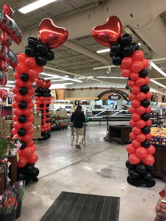 10 ft Heart Columns for Wedding Decor, Party Backdrop, Photo Booth Props - Romantic Event Decoration for Anniversaries, Proposals & Special Occasions