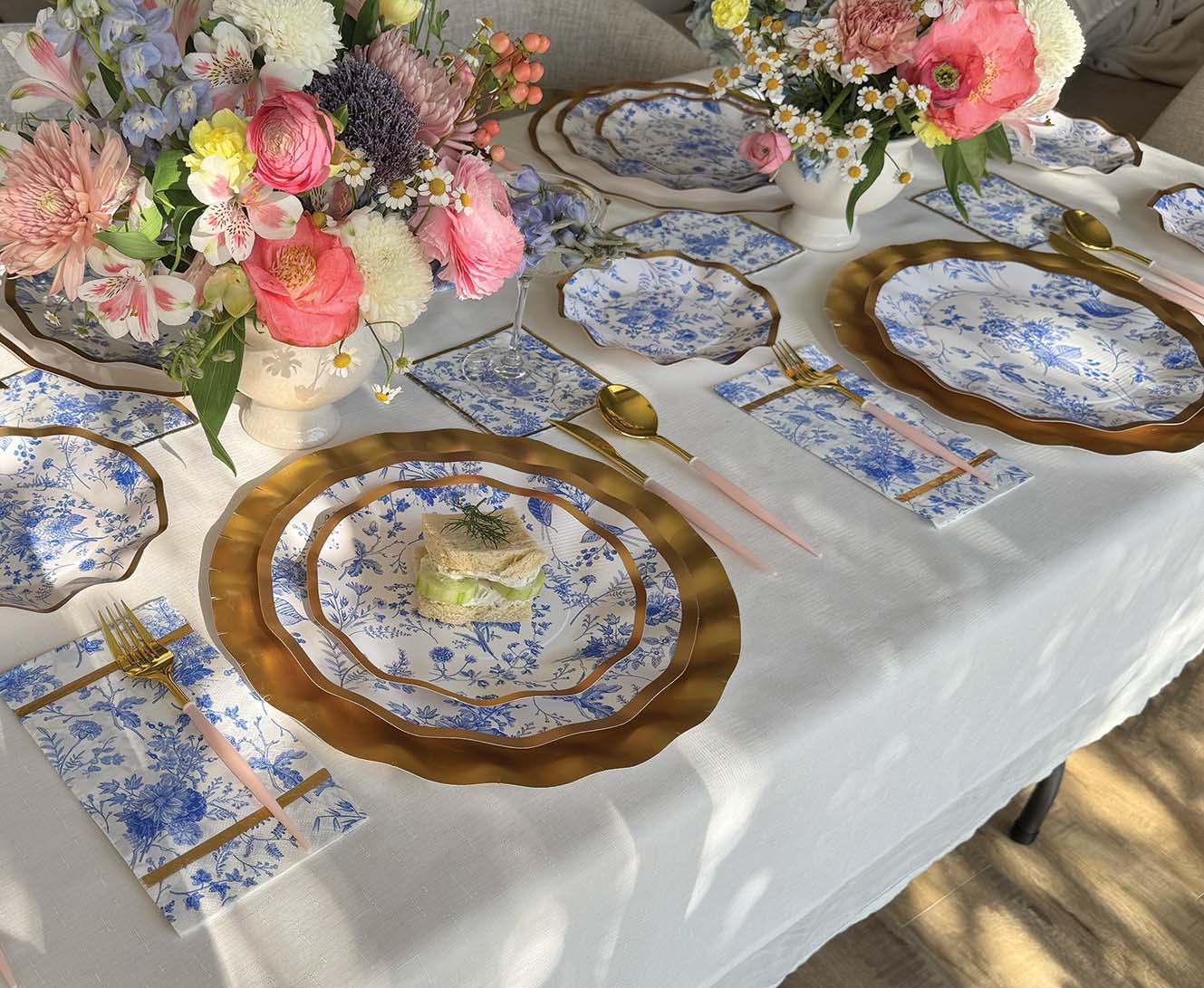 Eco-Friendly Wavy Paper Dinner Plates - 8 Pack, Disposable Party Plates for Weddings, Birthdays & Picnics - Biodegradable & Stylish Tableware