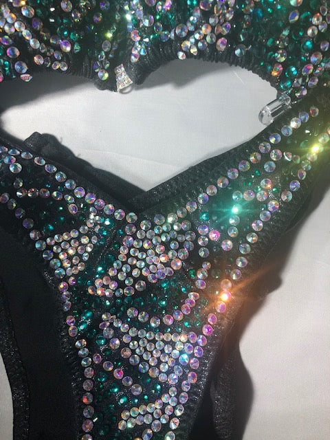 Elegant Green Rhinestone Figure Skating Dress - Sparkling Performance Costume for Ice Skating Competitions & Shows