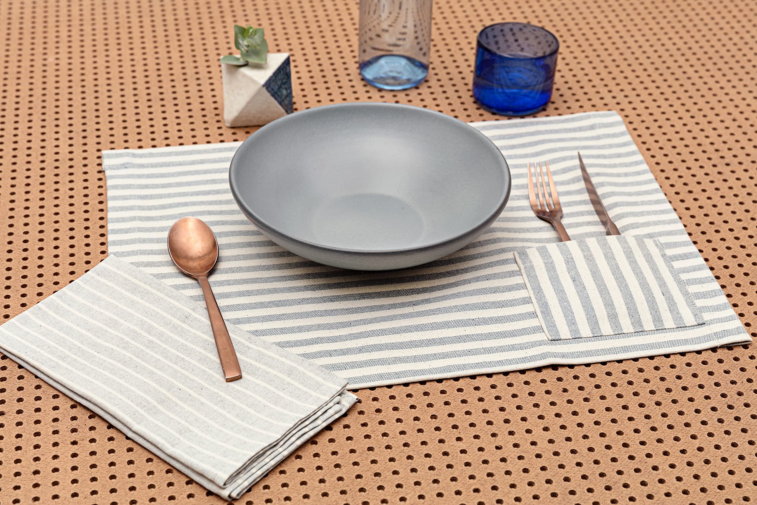MEEMA 4-Pack Washable Placemats with Pockets - 14x20 Inch Recycled Denim & Cotton Farmhouse Table Mats for Dining Room, Kitchen, and Special Occasions | Rustic Striped Design for Home Decor and Holiday Gatherings