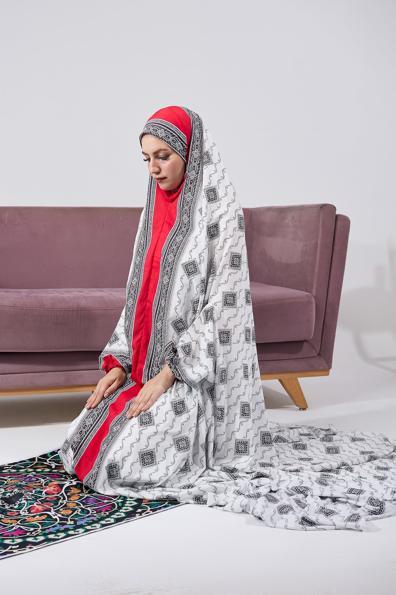 Elegant Arij Satin Prayer Gown with Ornate Black & White Print - Perfect for Islamic Prayer, Religious Ceremonies & Special Occasions
