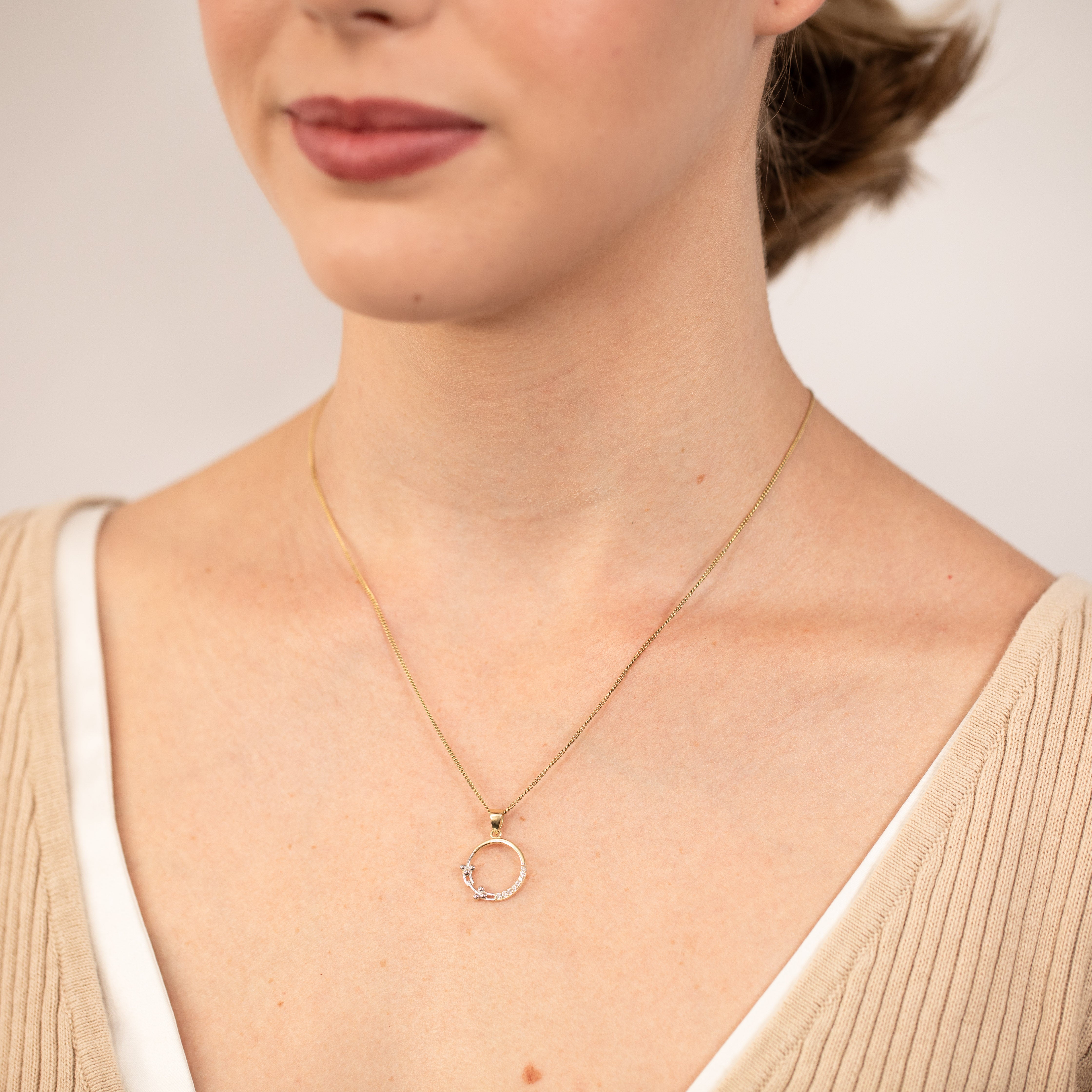 9ct Yellow and White Gold Two-Tone Diamond Cut Circle of Life Pendant Necklace - Perfect for Birthdays, Anniversaries & Special Occasions