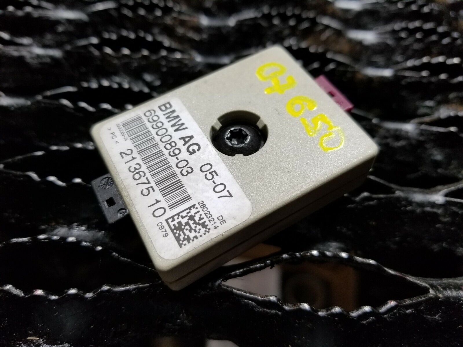 2006-2010 BMW 650i E63 OEM Antenna Noise Suppression Filter - Reduce Radio Static for Clearer Sound While Driving