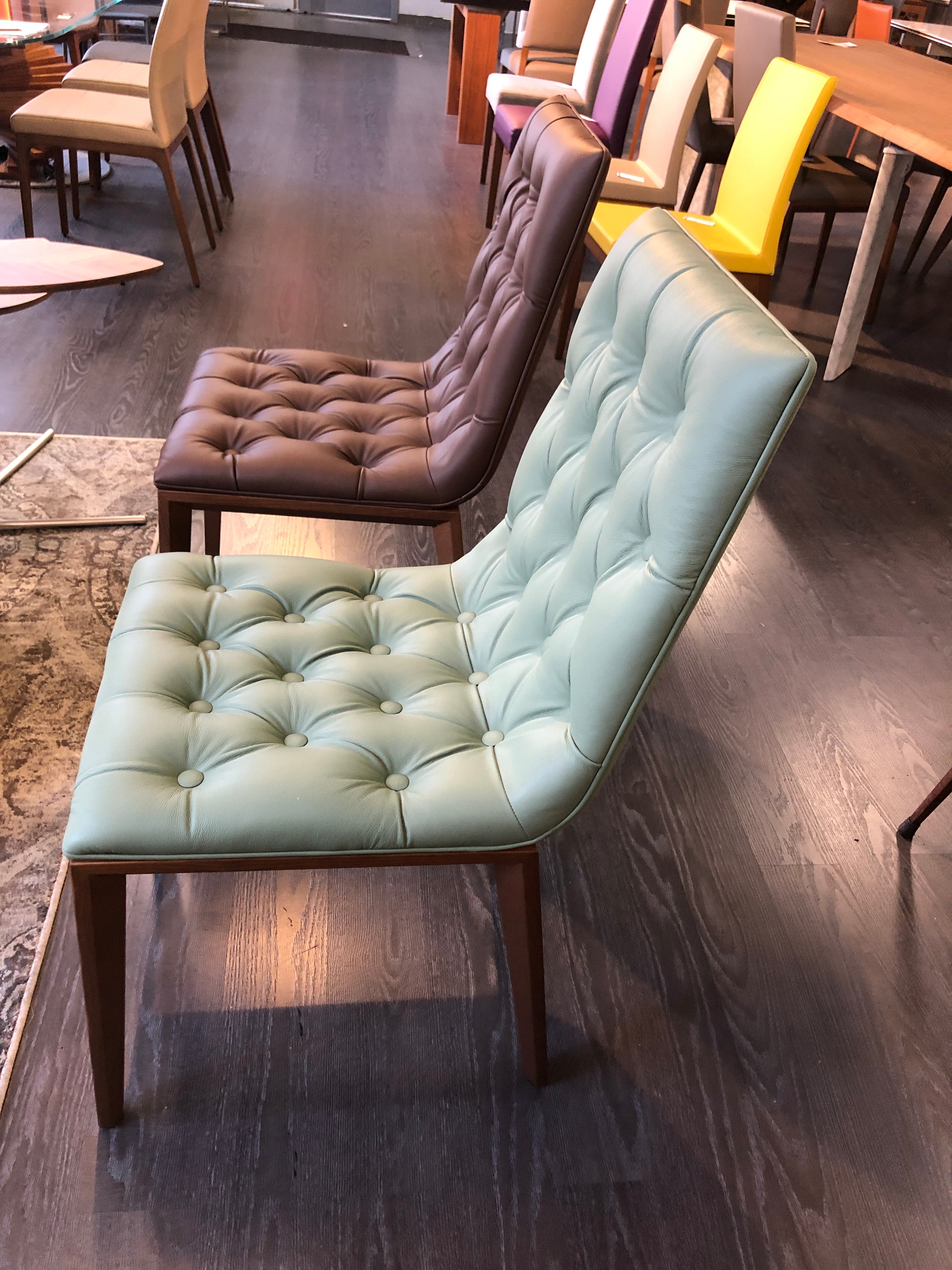 BUSETTO S066 Genuine Leather Tufted Seat - Handcrafted in Italy | Premium Sofa & Living Room Furniture for Elegant Home Decor