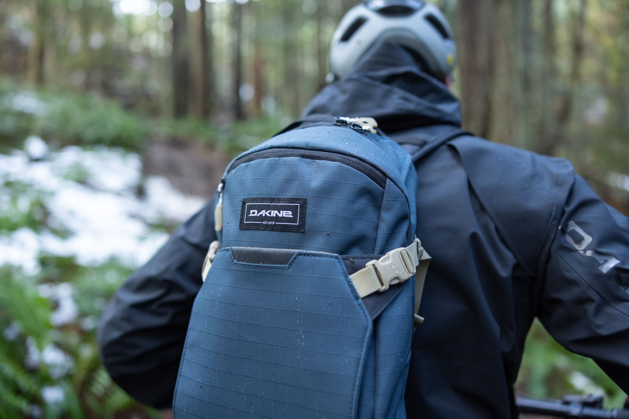 14L Bike Hydration Backpack - Lightweight Cycling Water Pack for Mountain Biking, Hiking & Running - BPA-Free Hydration Bladder Included
