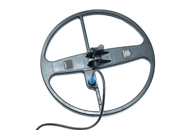 Minelab X Terra 3 kHz Metal Detector 13