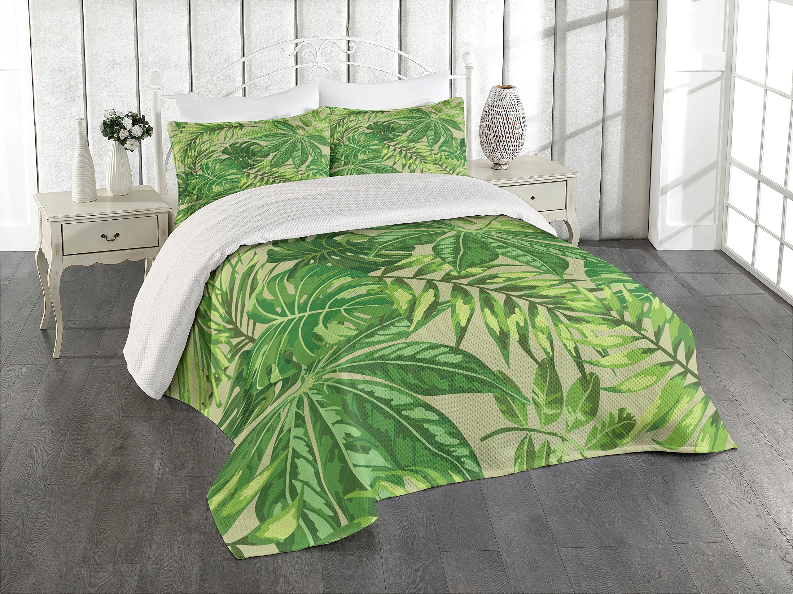 Ambesonne King Size 3-Piece Quilted Bedspread Set with 2 Pillow Shams - Exotic Tropical Leaf Pattern in Fern Green, Apple Green & Beige - Jungle Themed Bedding for Hawaii/Tropical Decor, Guest Room or Master Bedroom