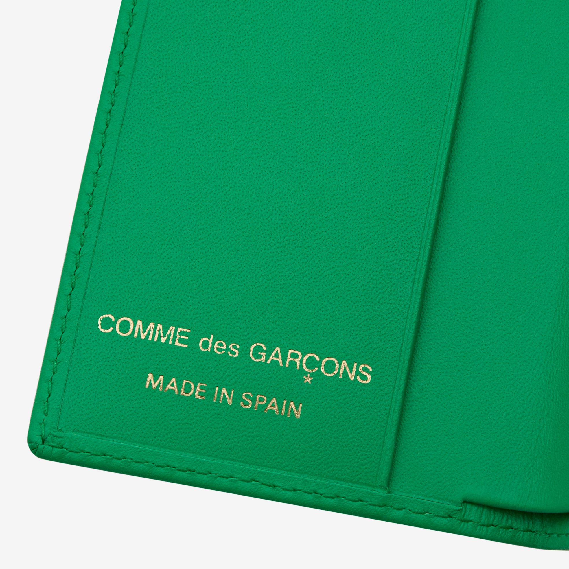 SA6400 Classic No Zip Wallet for Men - Slim RFID Blocking Minimalist Leather Card Holder - Perfect for Travel, Business & Everyday Use (Green)
