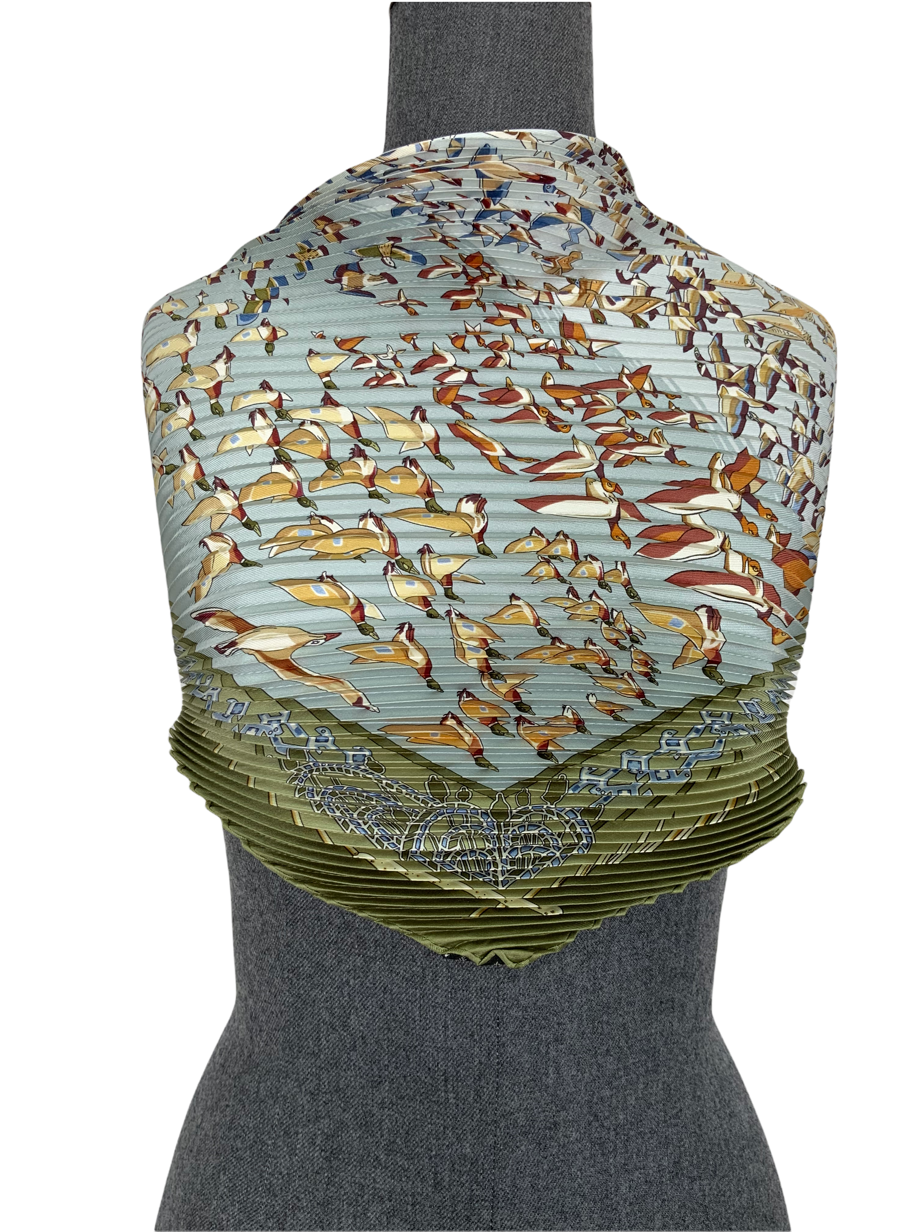 Hermes Libres Comme L'Air Silk Plisse Scarf - Luxury Women's Fashion Accessory for Parties, Weddings & Special Occasions
