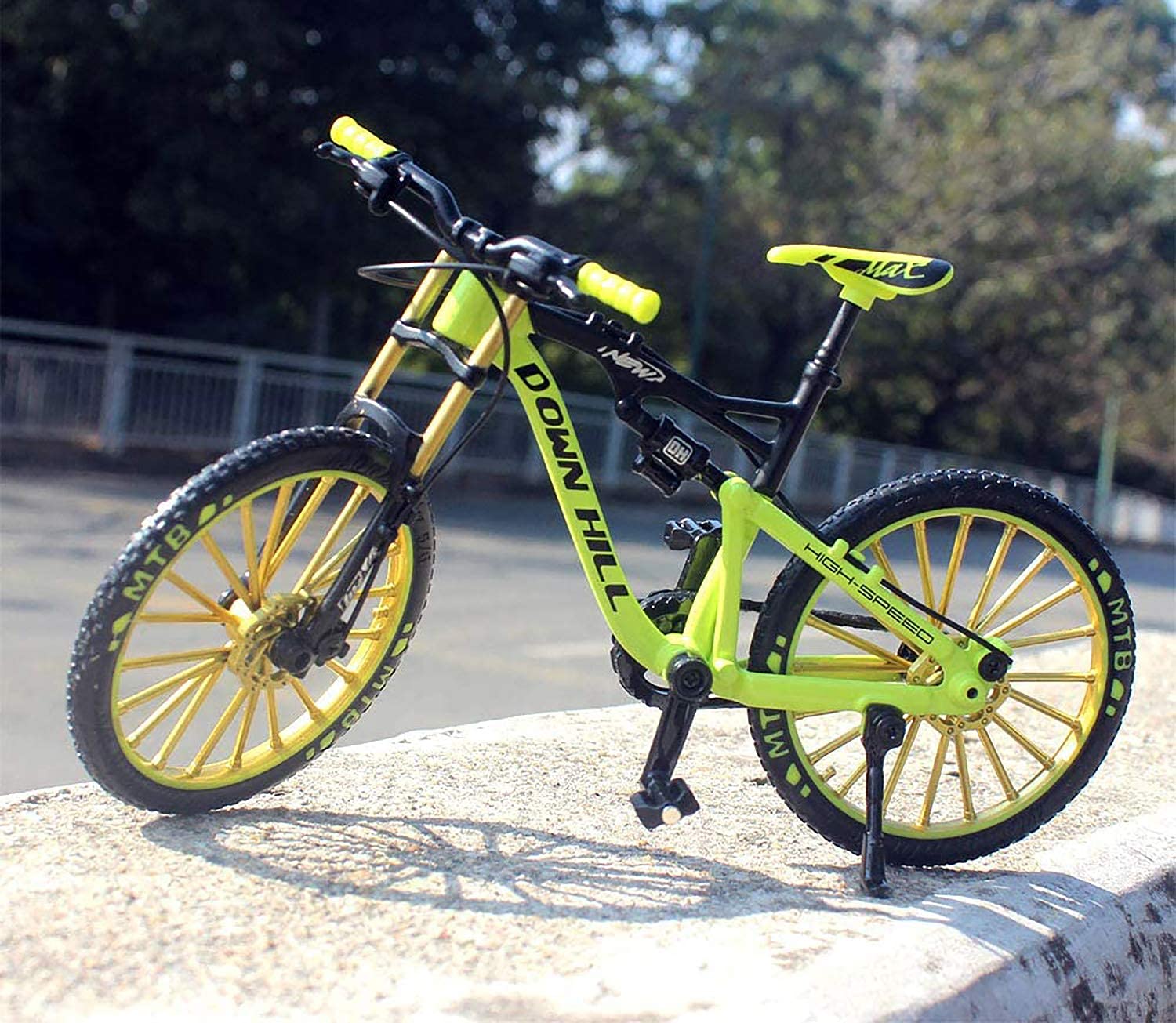 Bestie Toys 1:10 Scale Die-Cast Zinc Alloy Hybrid Mountain Bike - Miniature Downhill Bicycle Model for Collectors & RC Enthusiasts - Perfect for Display, Dioramas & Racing Scenes