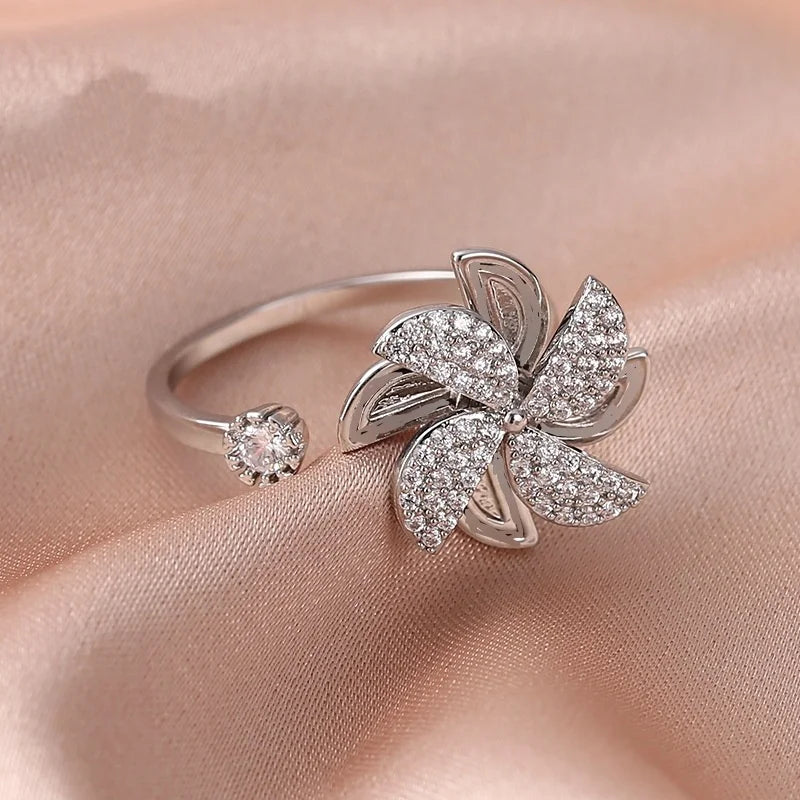 Anxiety Relief Ring with Daisy Flower & Butterfly Design - Stress Relief Jewelry for Women - Perfect for Anxiety, Meditation & Everyday Wear